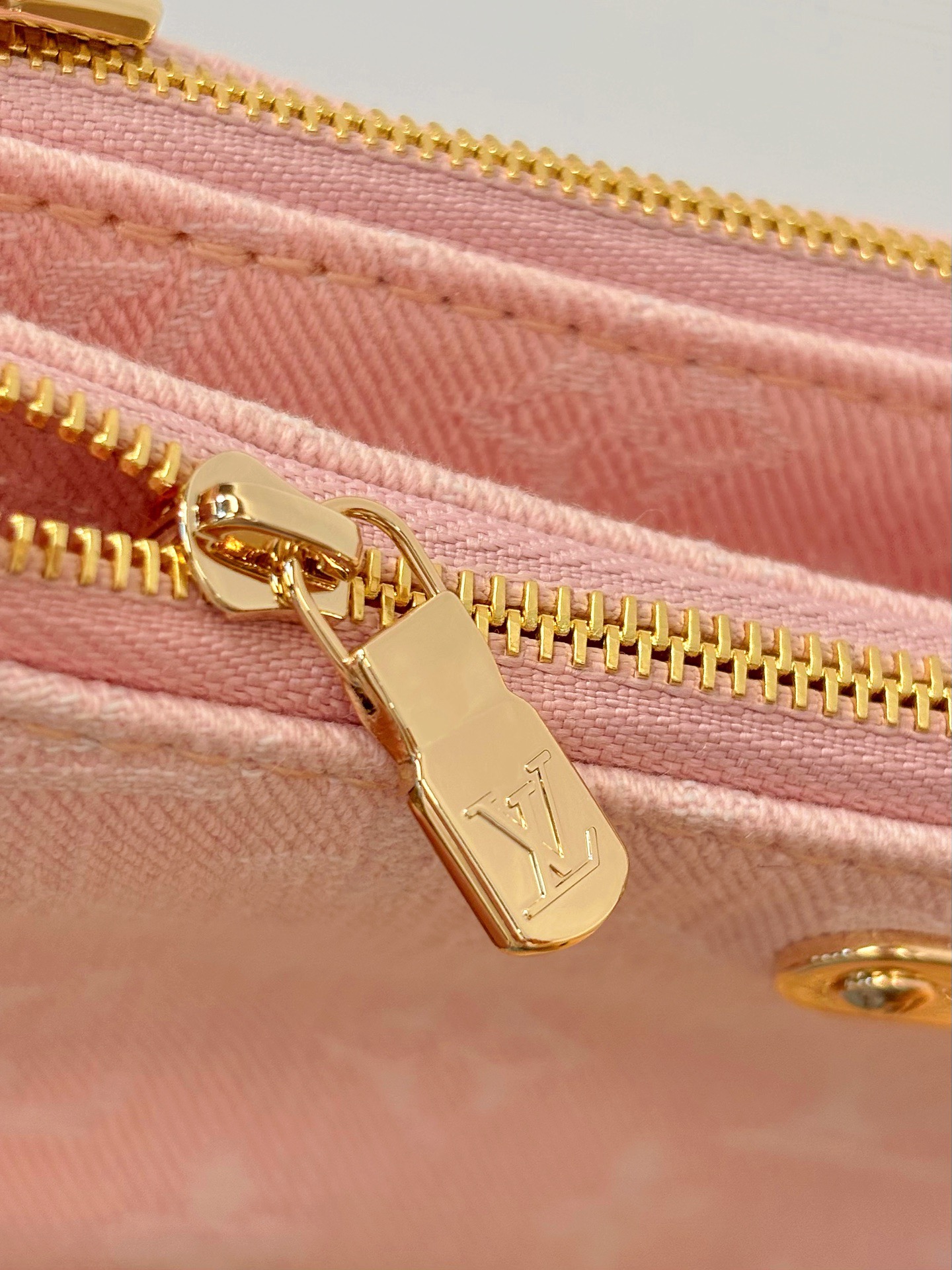 L*ouis V*uitton Top Bag