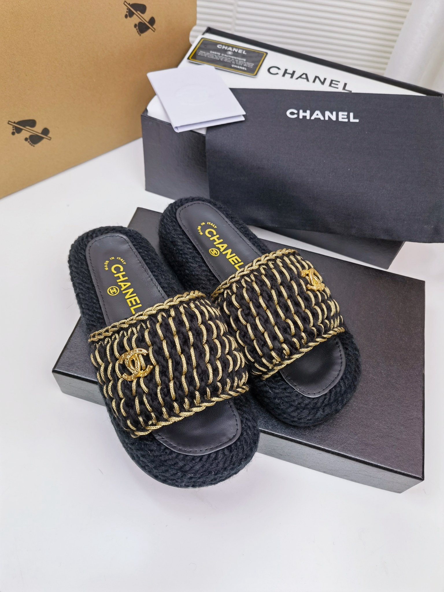 Women Top Quality C*hanel shoes