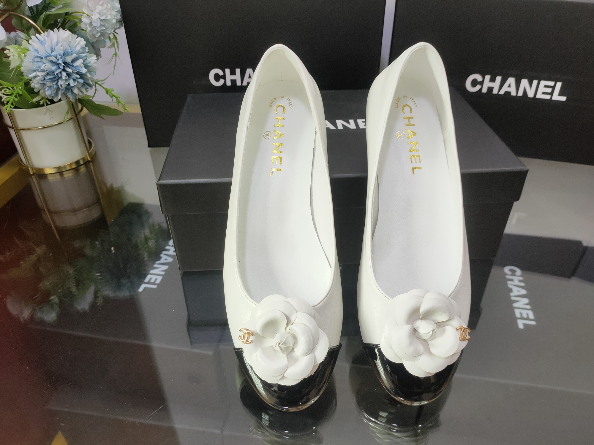 Women Top Quality C*hanel shoes