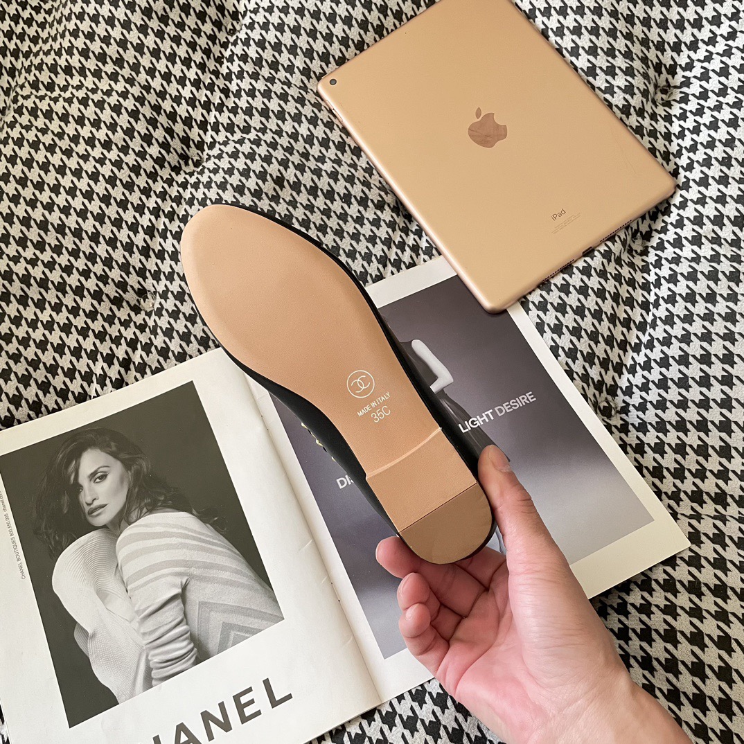 Women Top Quality C*hanel shoes