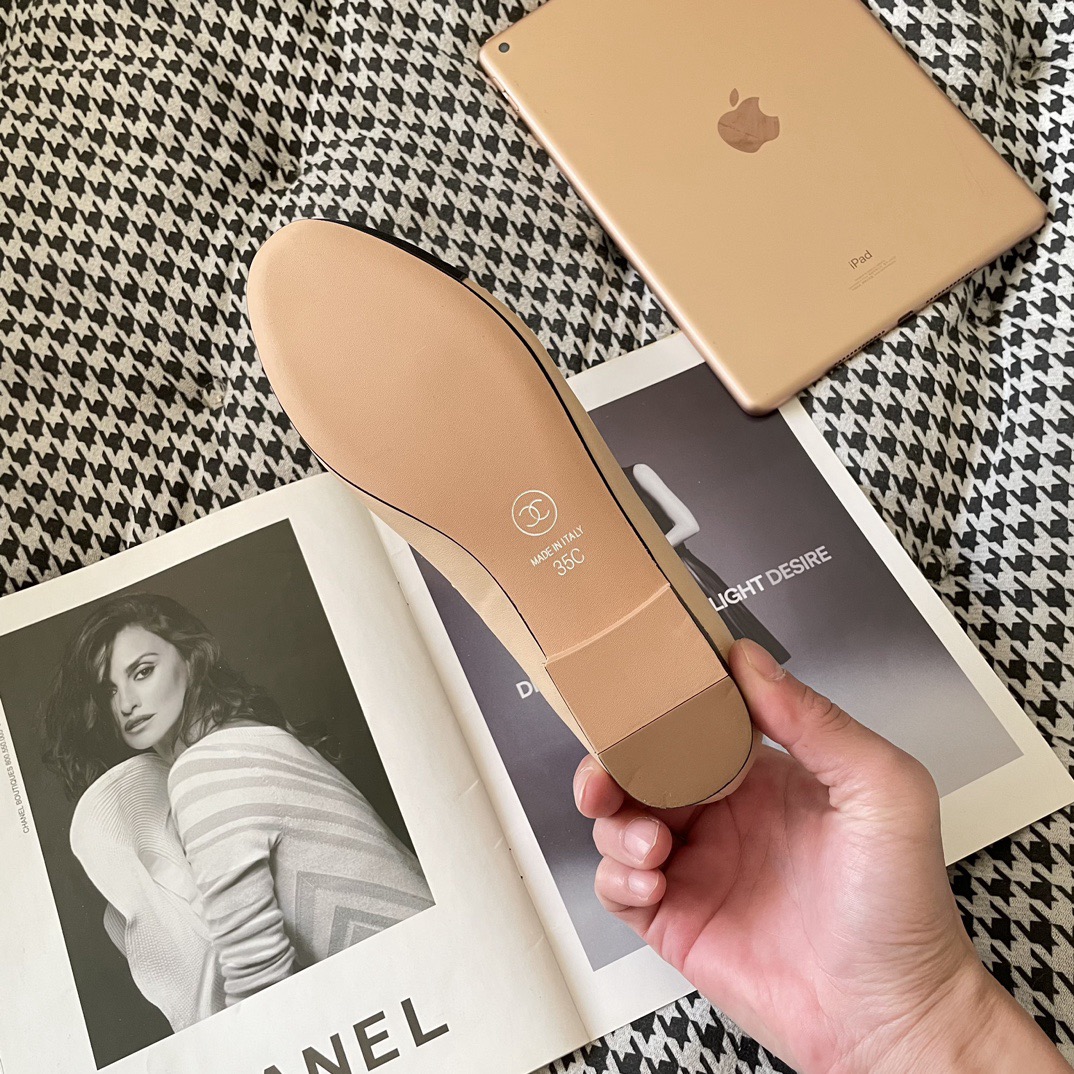 Women Top Quality C*hanel shoes