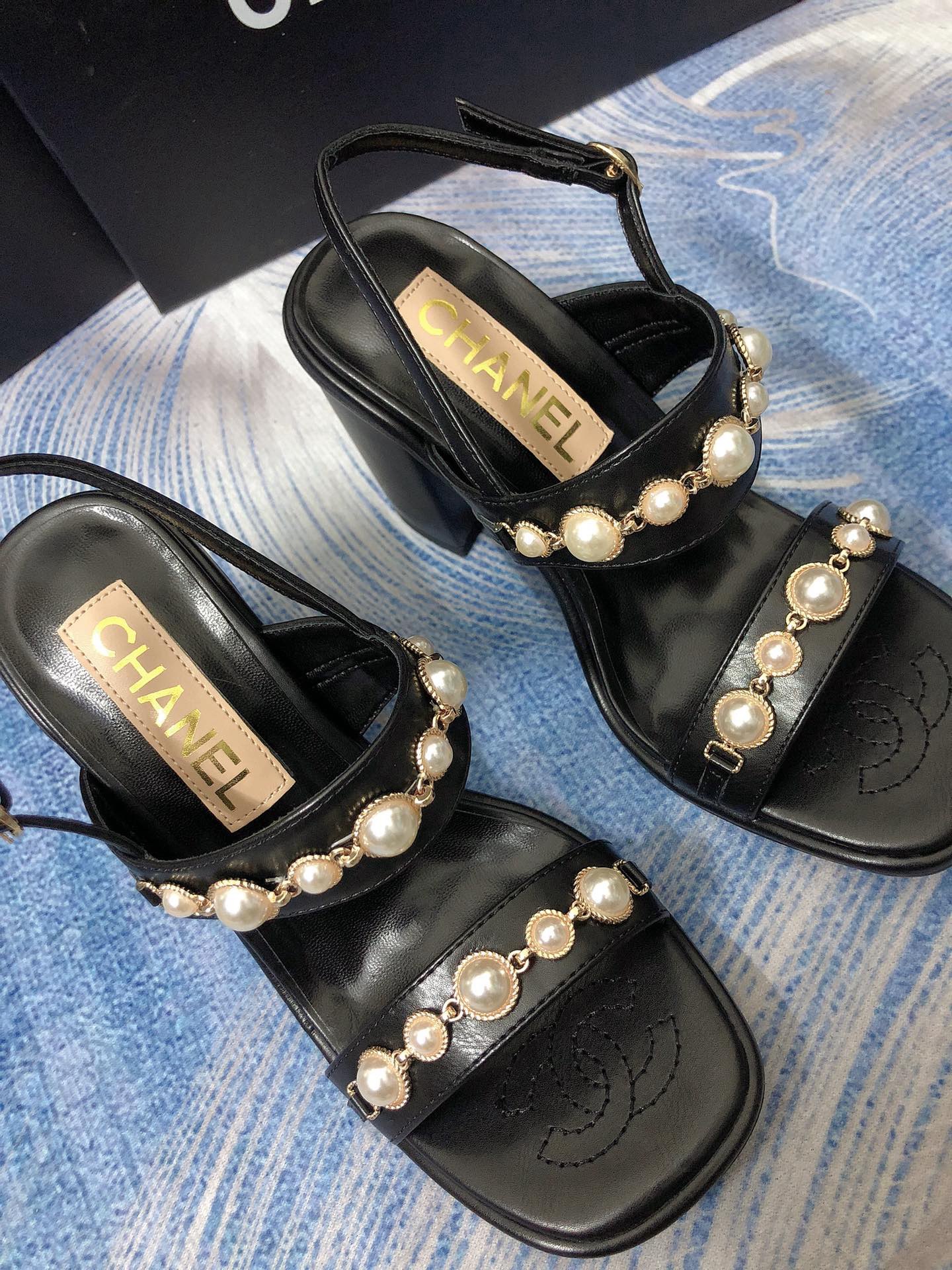 Women Top Quality C*hanel shoes