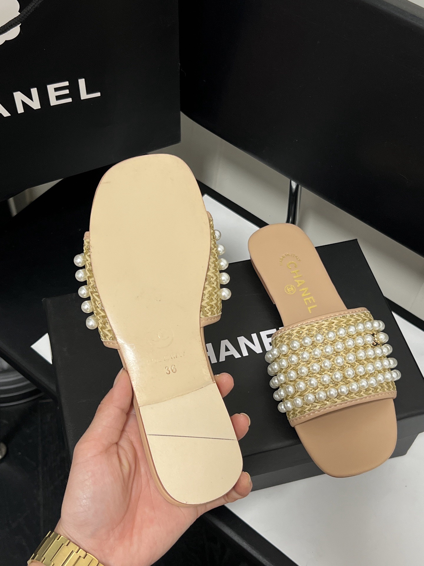 Women Top Quality C*hanel shoes