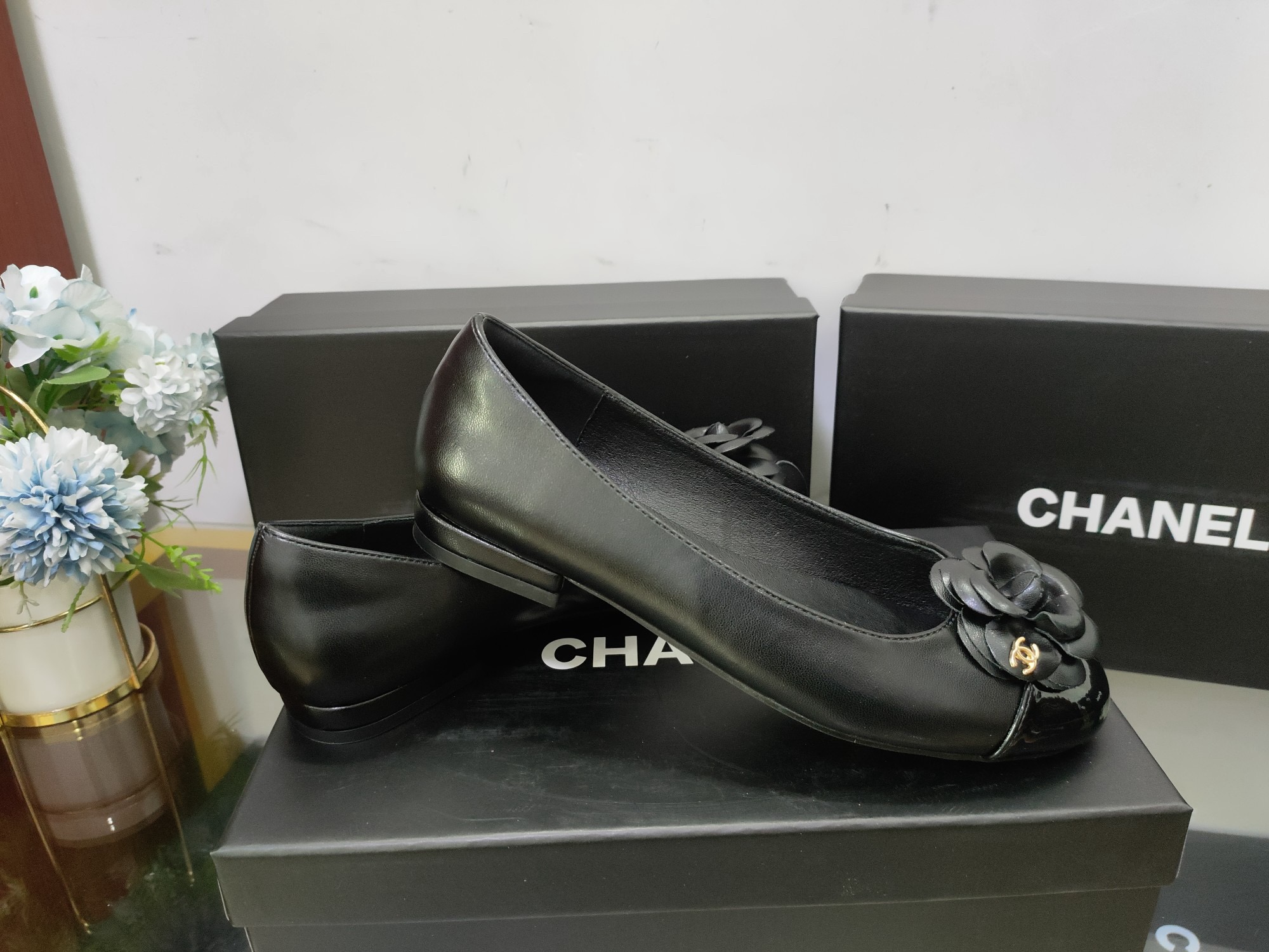 Women Top Quality C*hanel shoes
