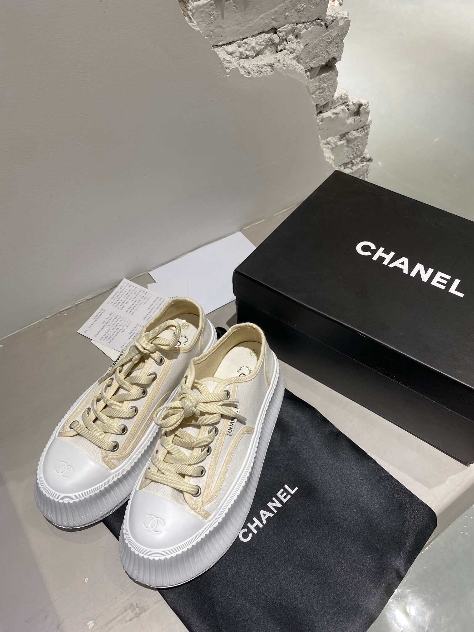 Women Top Quality C*hanel shoes