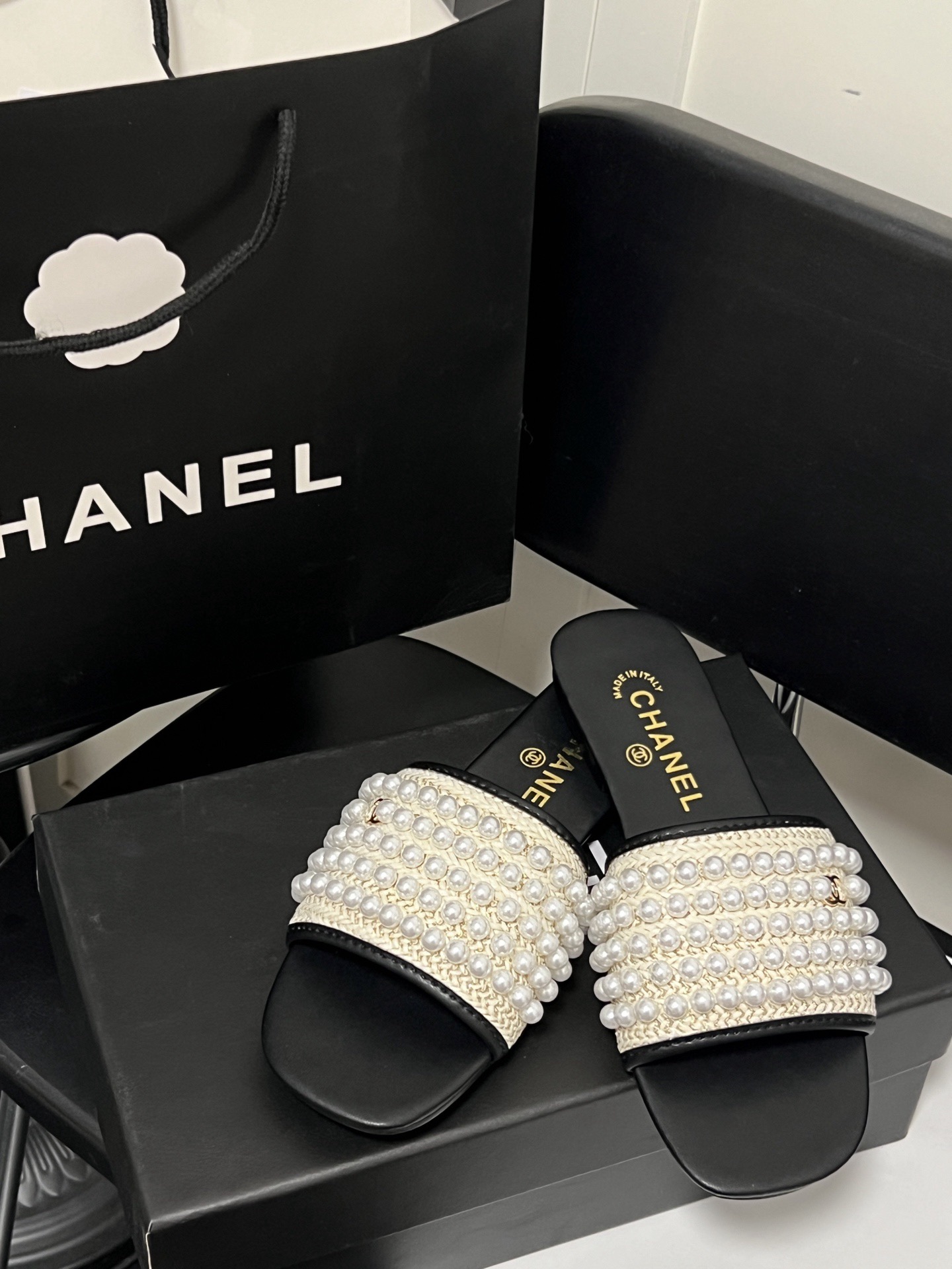 Women Top Quality C*hanel shoes