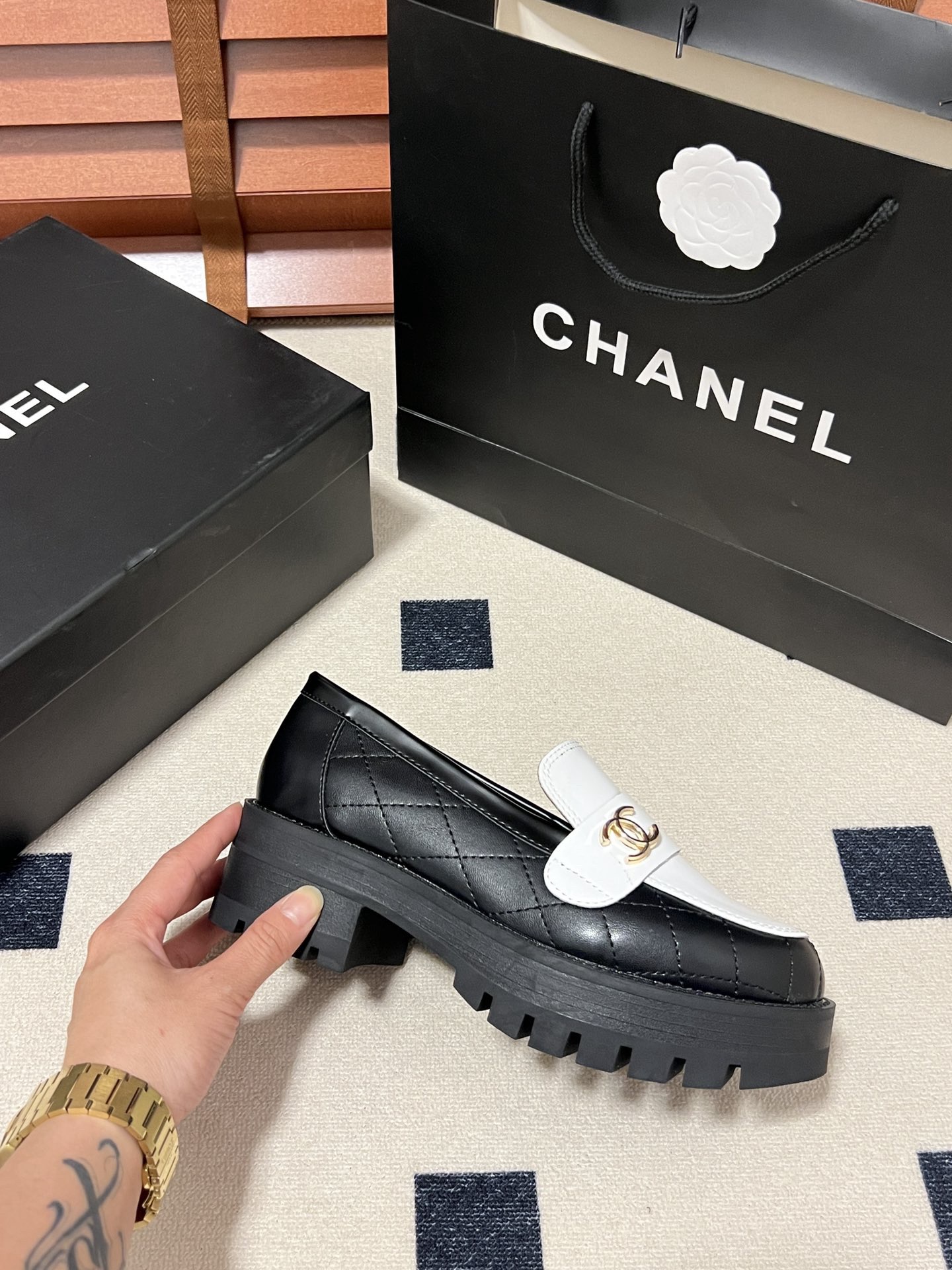 Women Top Quality C*hanel shoes