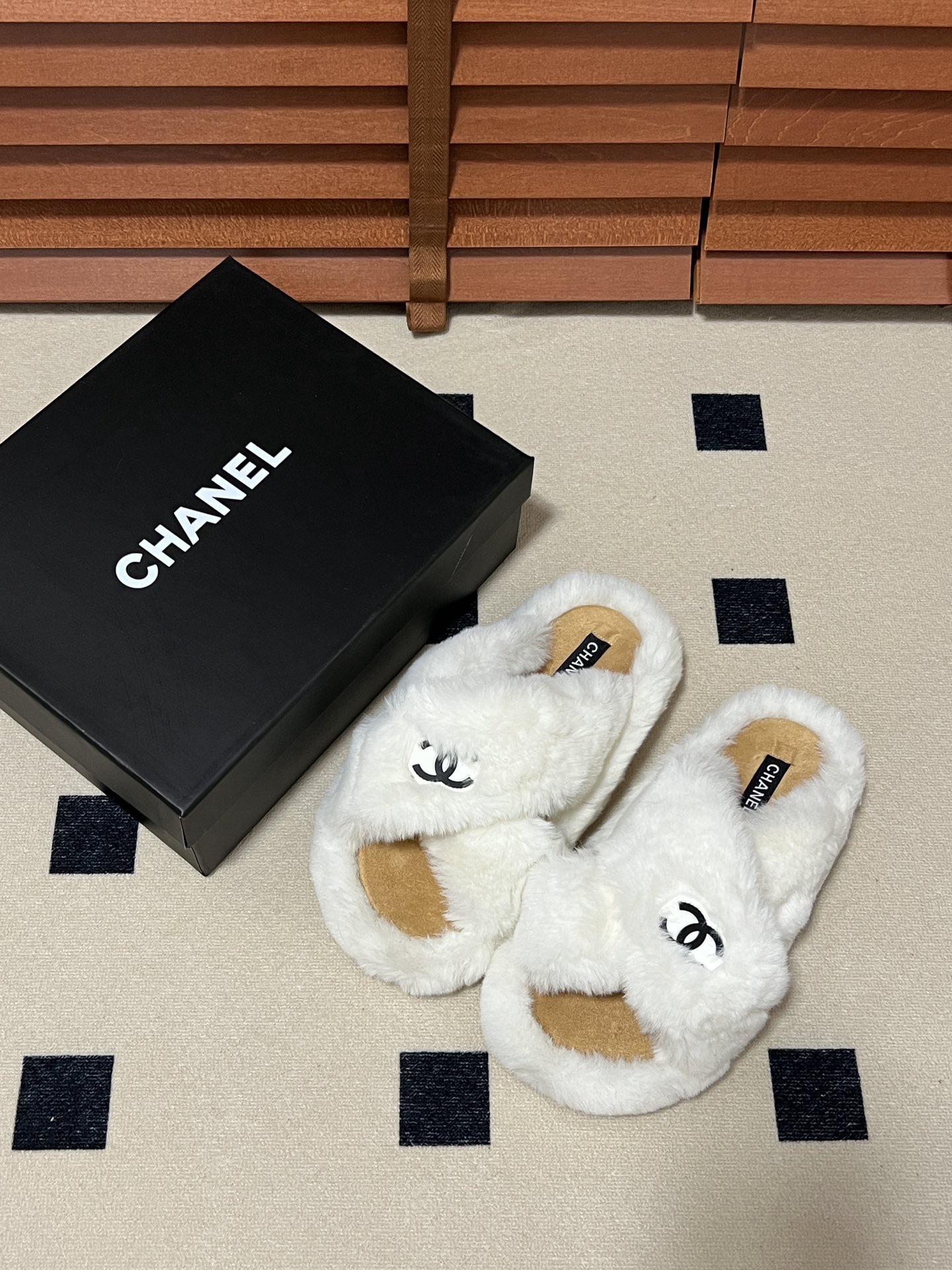 Women Top Quality C*hanel shoes