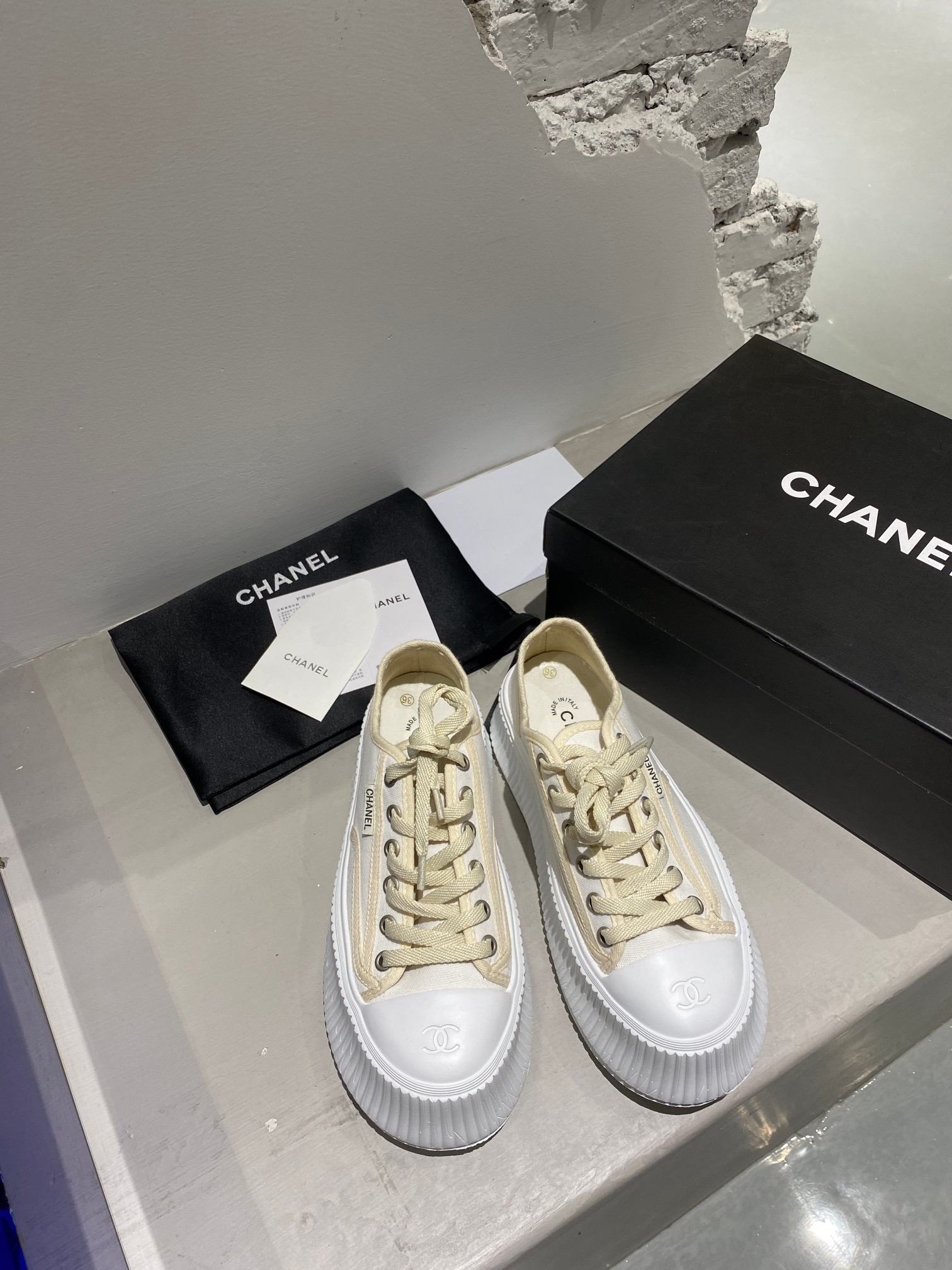 Women Top Quality C*hanel shoes