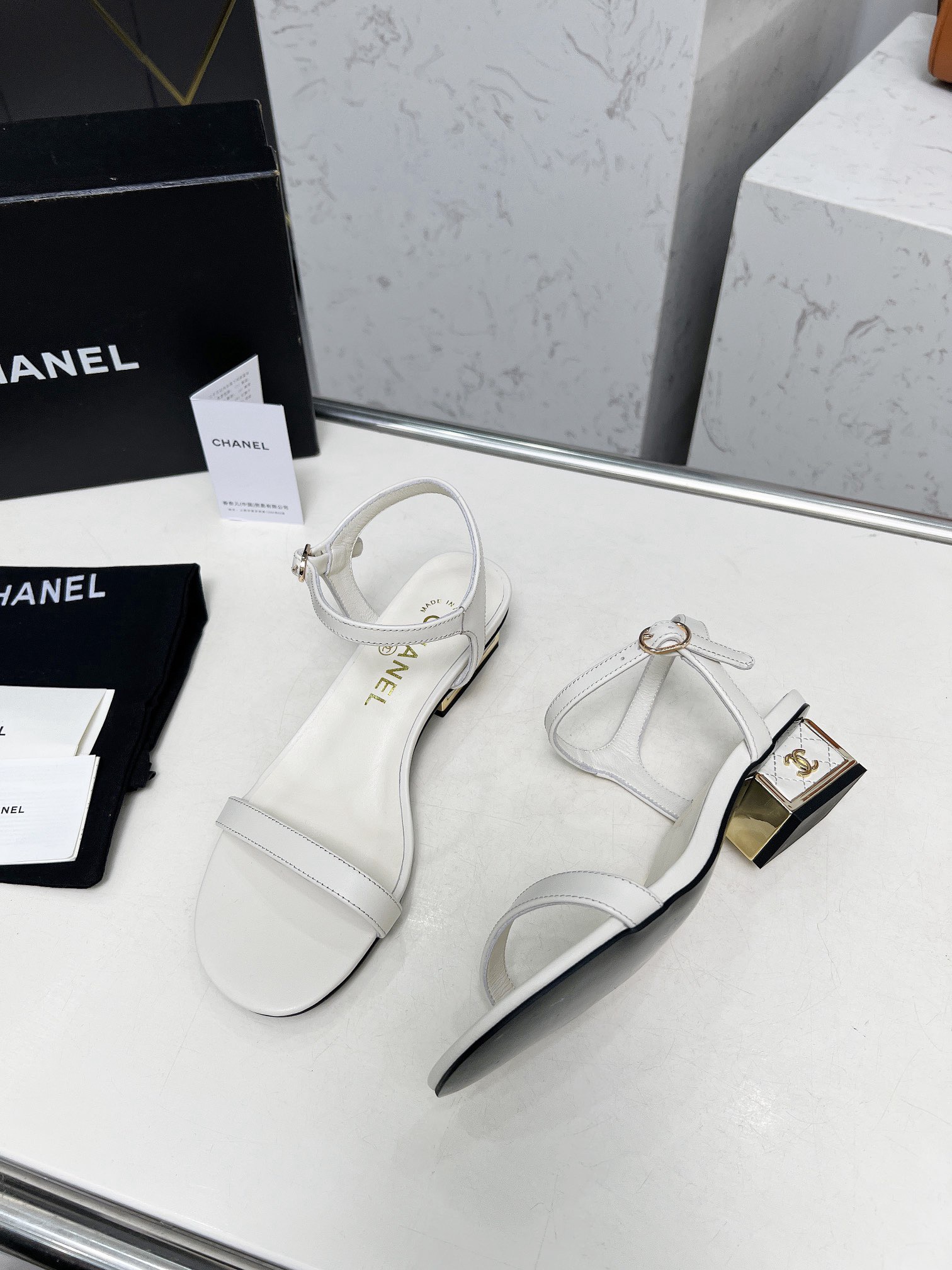Women Top Quality C*hanel shoes