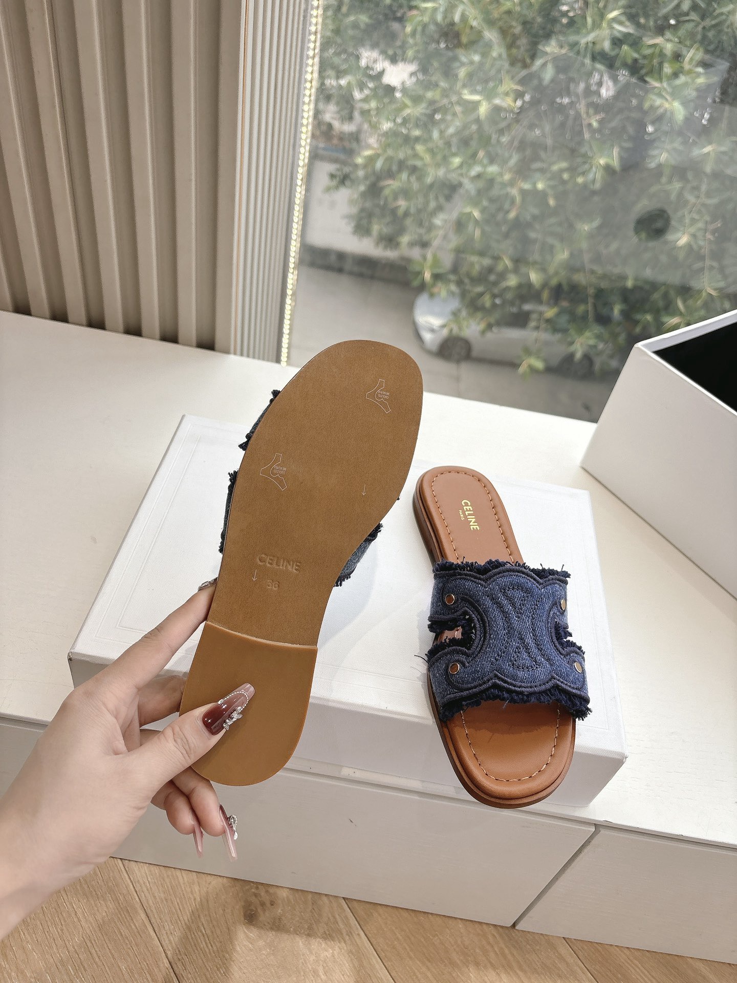 Women Top Quality C*eline shoes