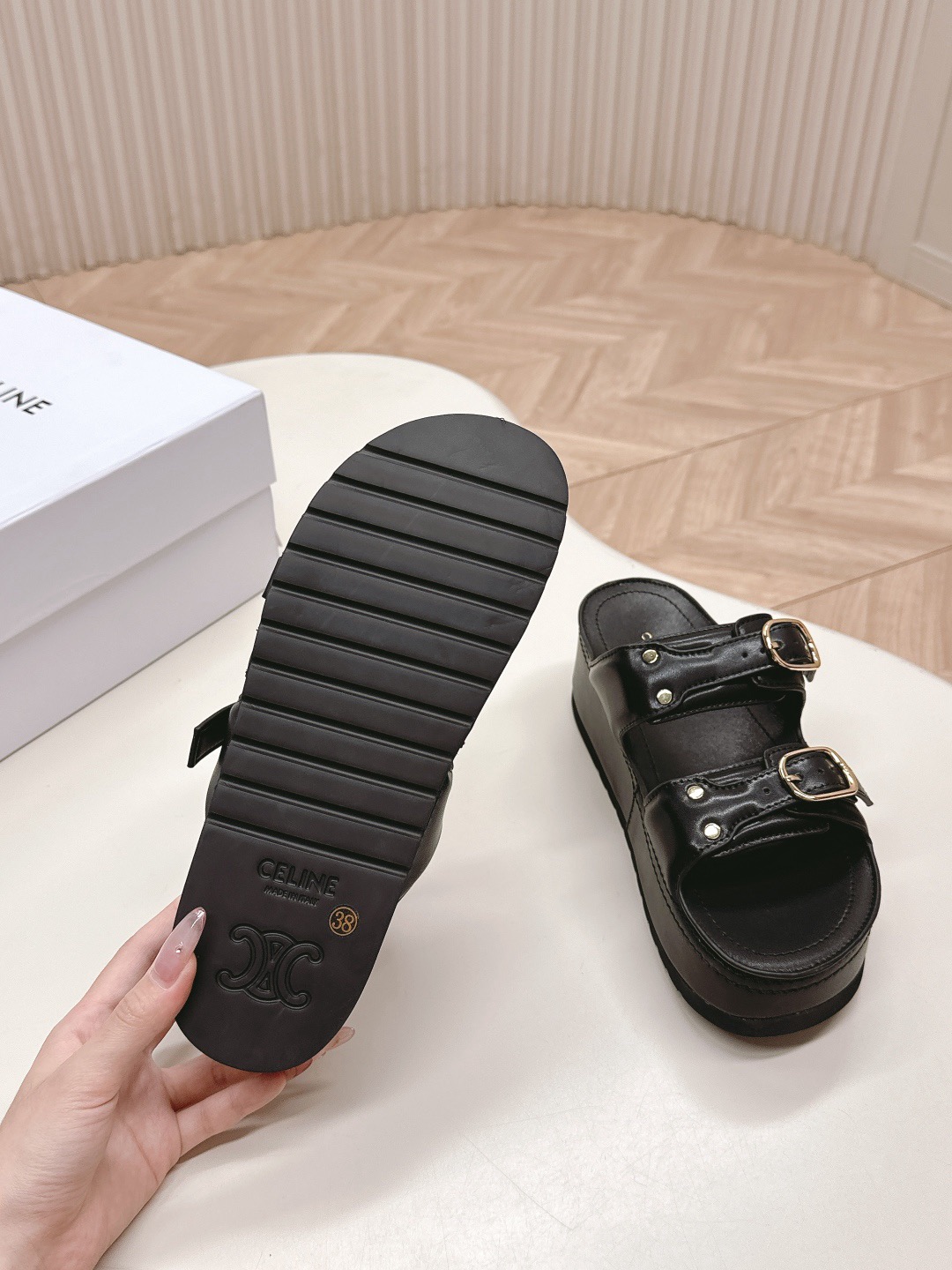 Women Top Quality C*eline shoes