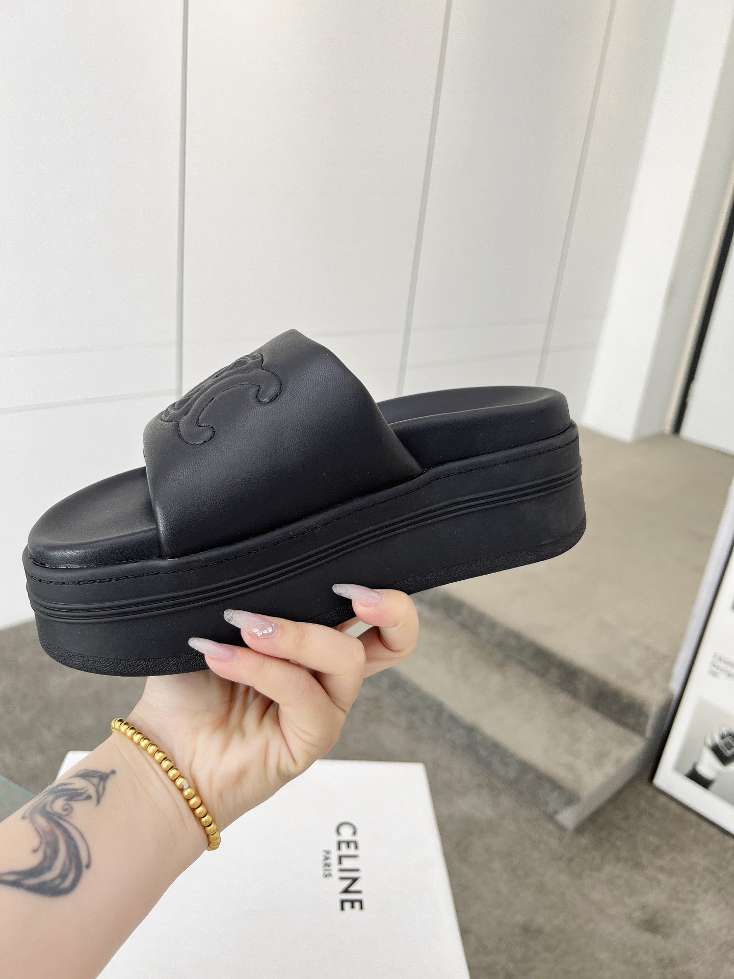 Women Top Quality C*eline shoes