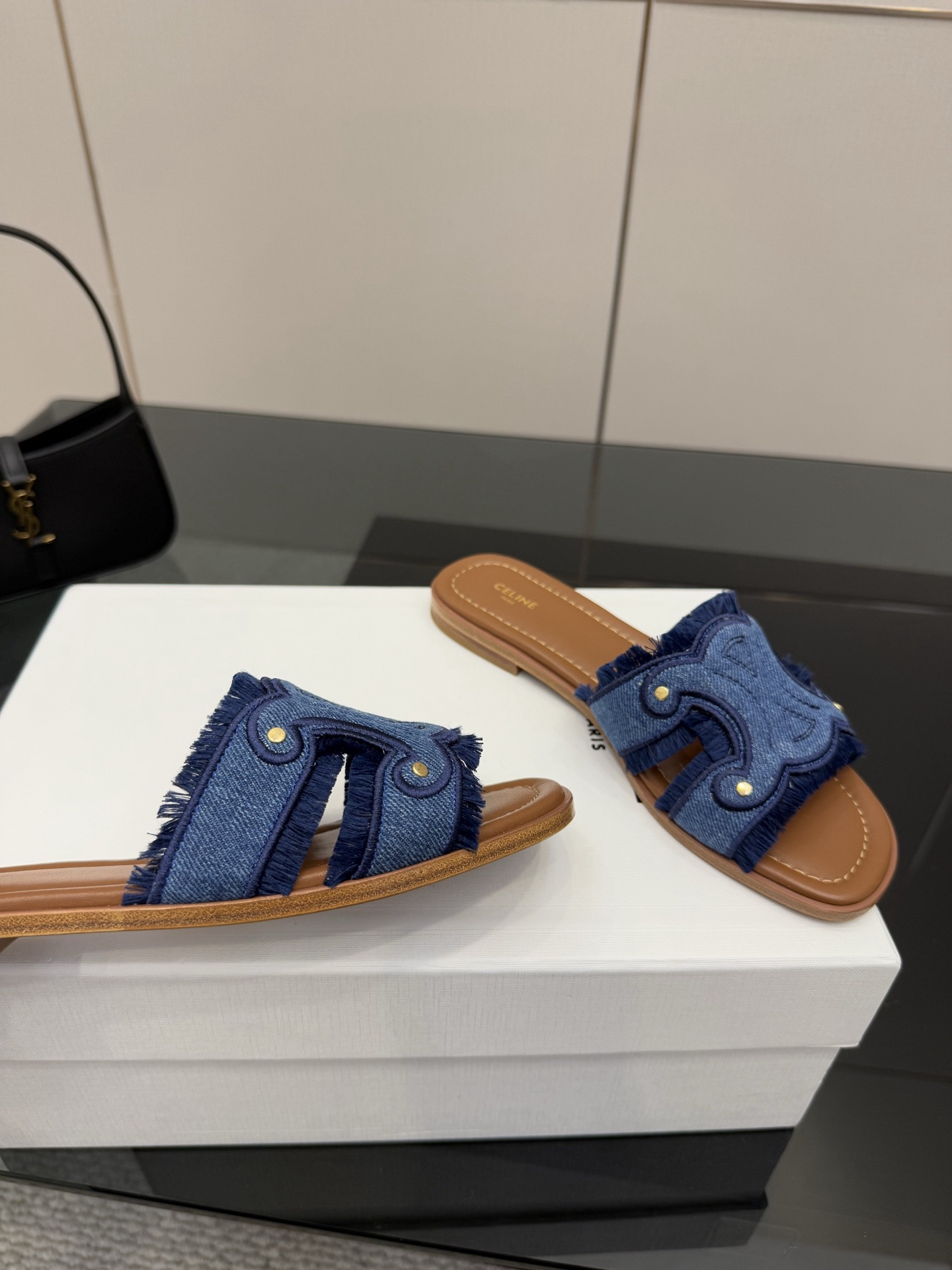 Women Top Quality C*eline shoes