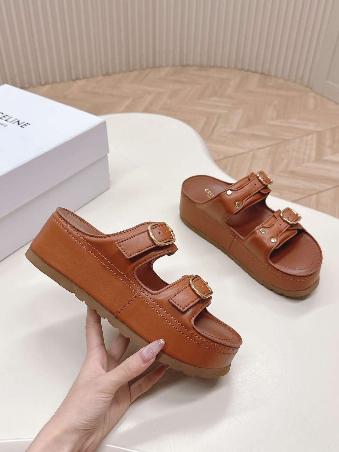 Women Top Quality C*eline shoes