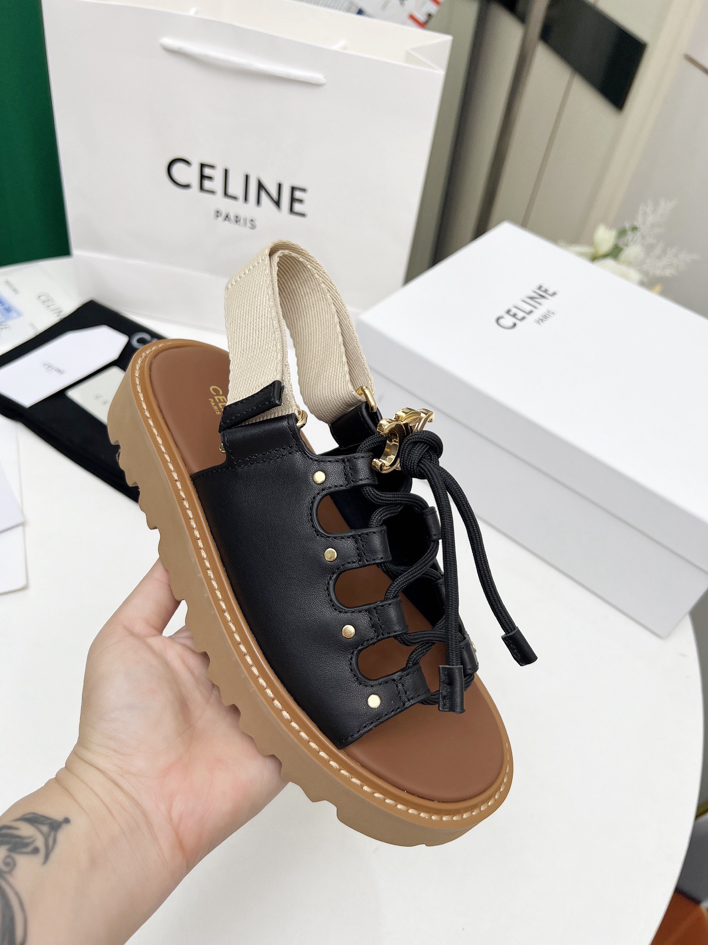 Women Top Quality C*eline shoes