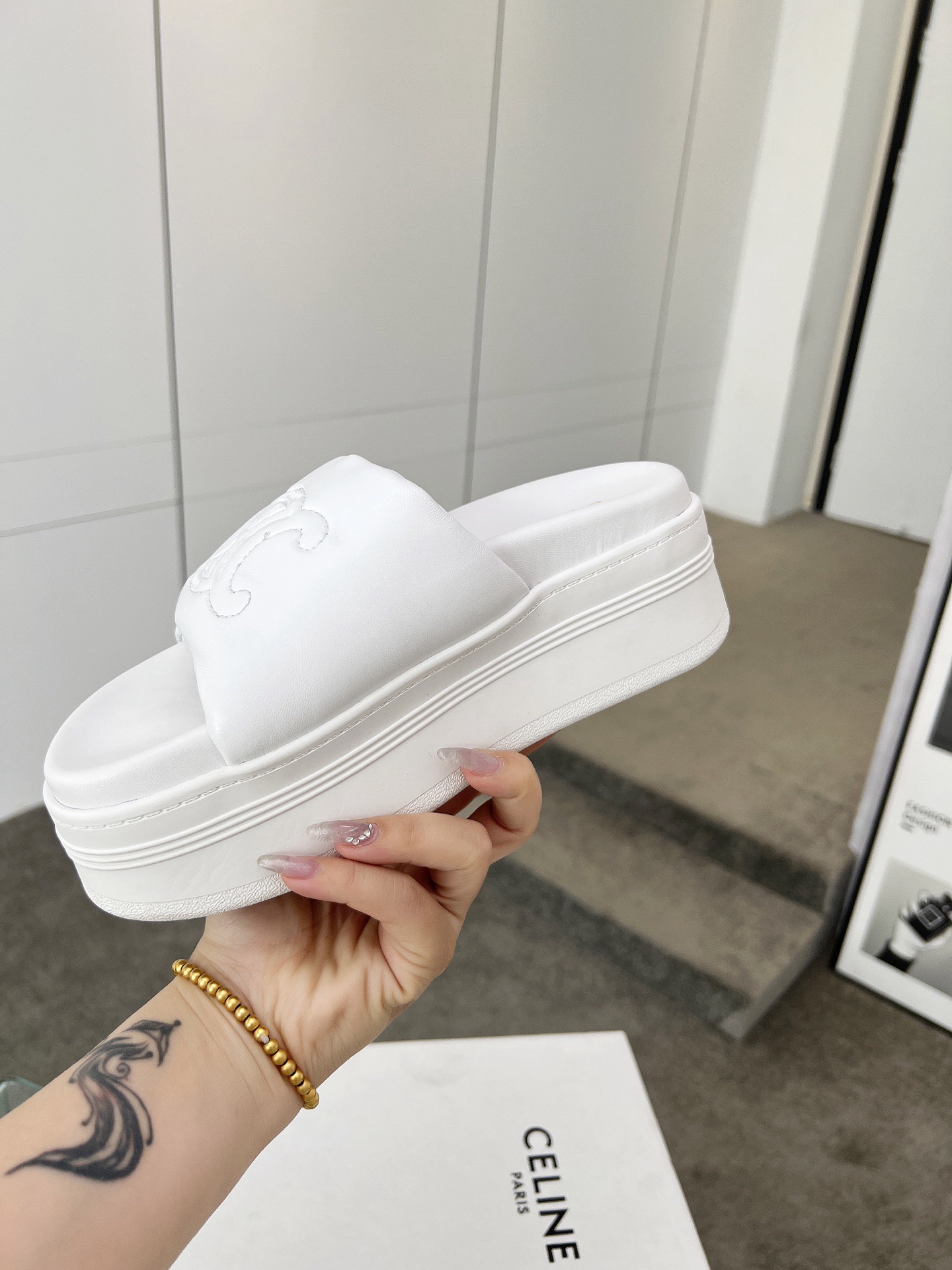 Women Top Quality C*eline shoes