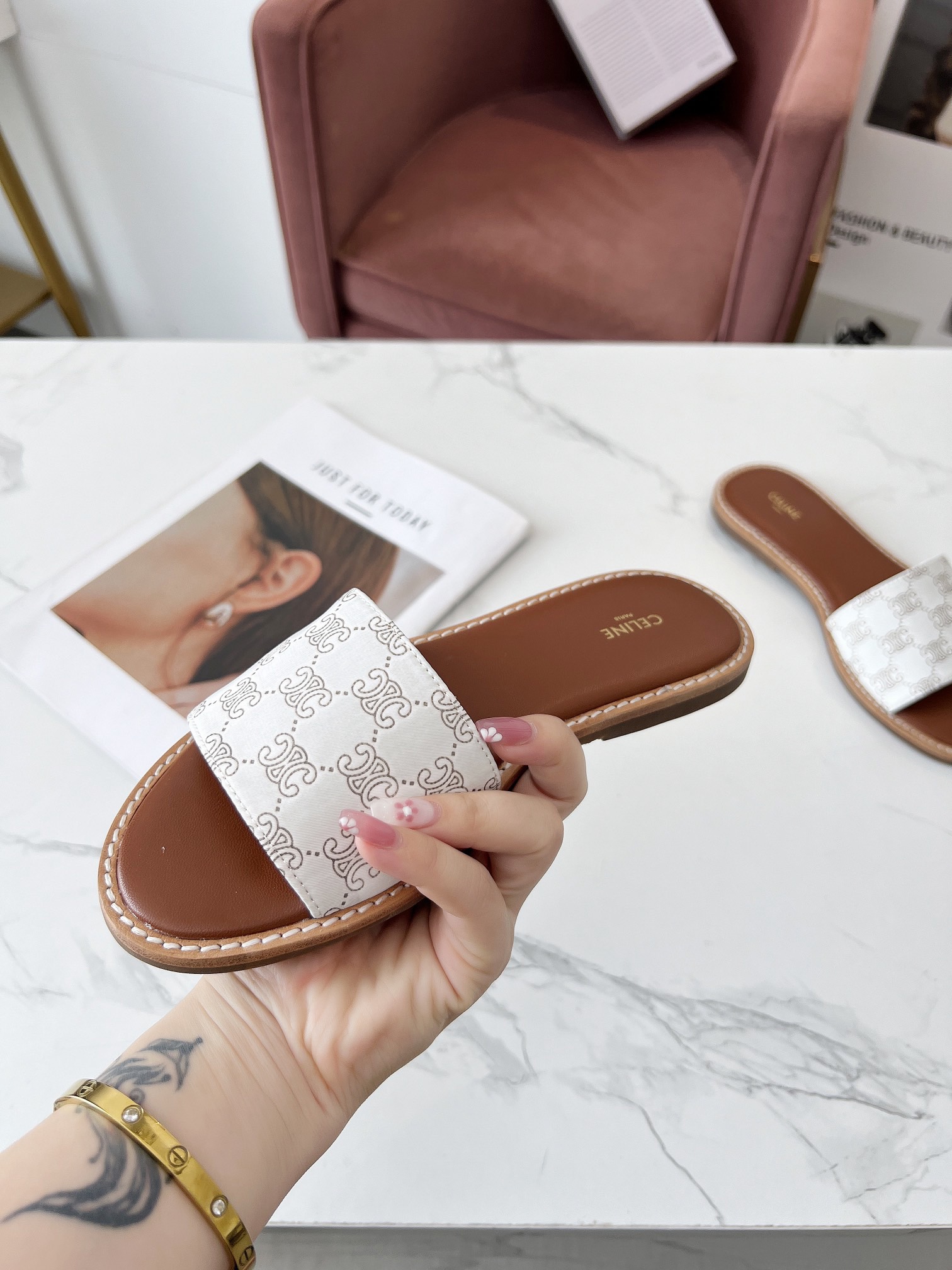 Women Top Quality C*eline shoes