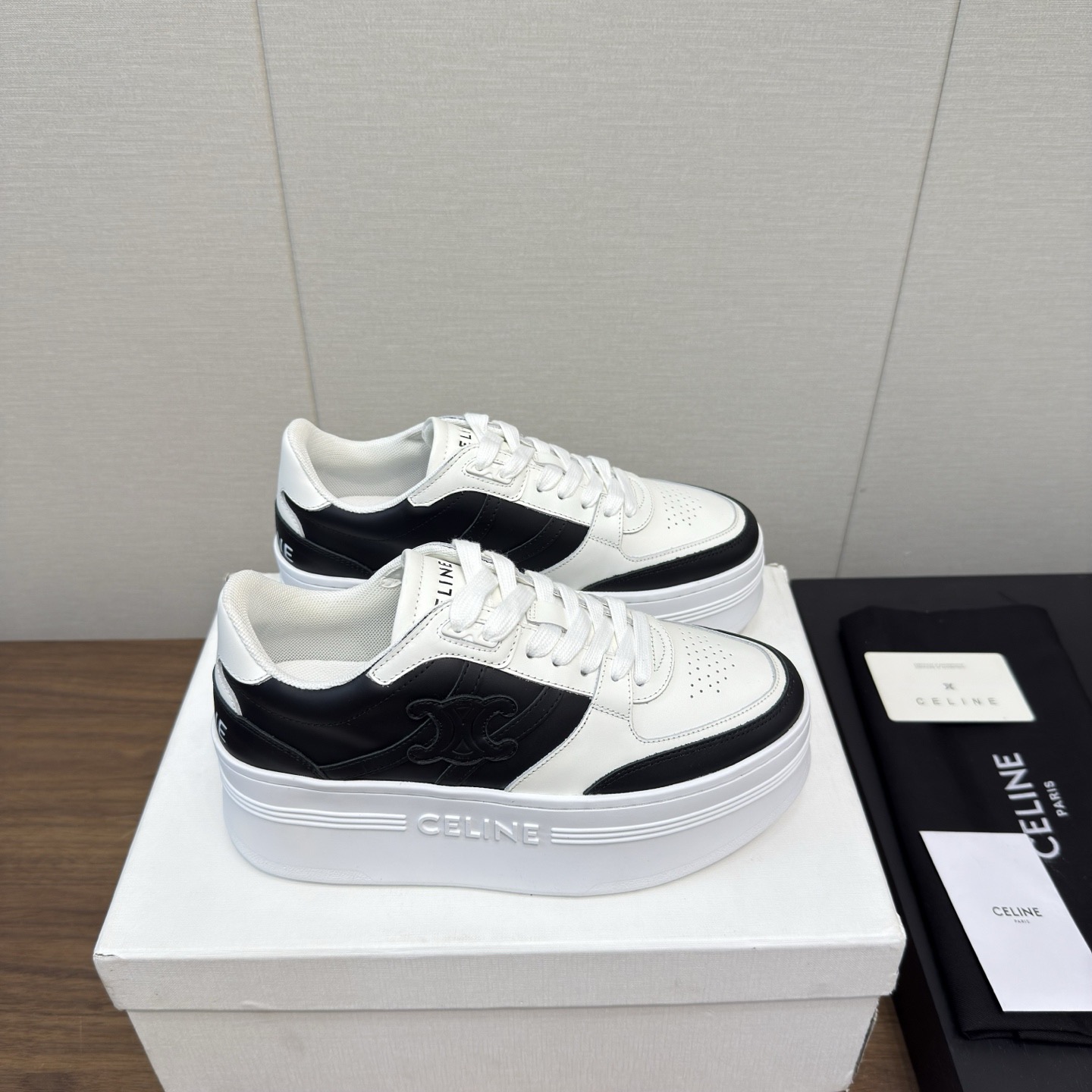 Women Top Quality C*eline shoes