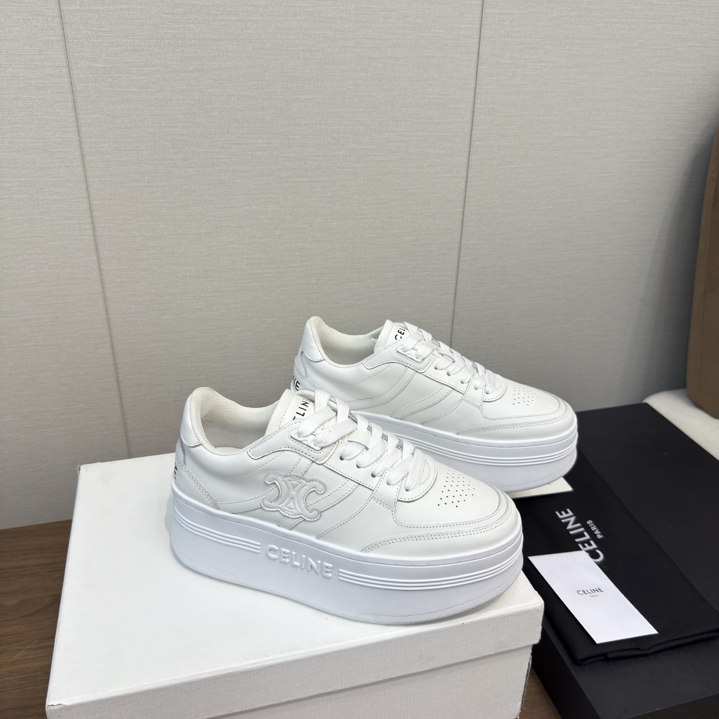 Women Top Quality C*eline shoes