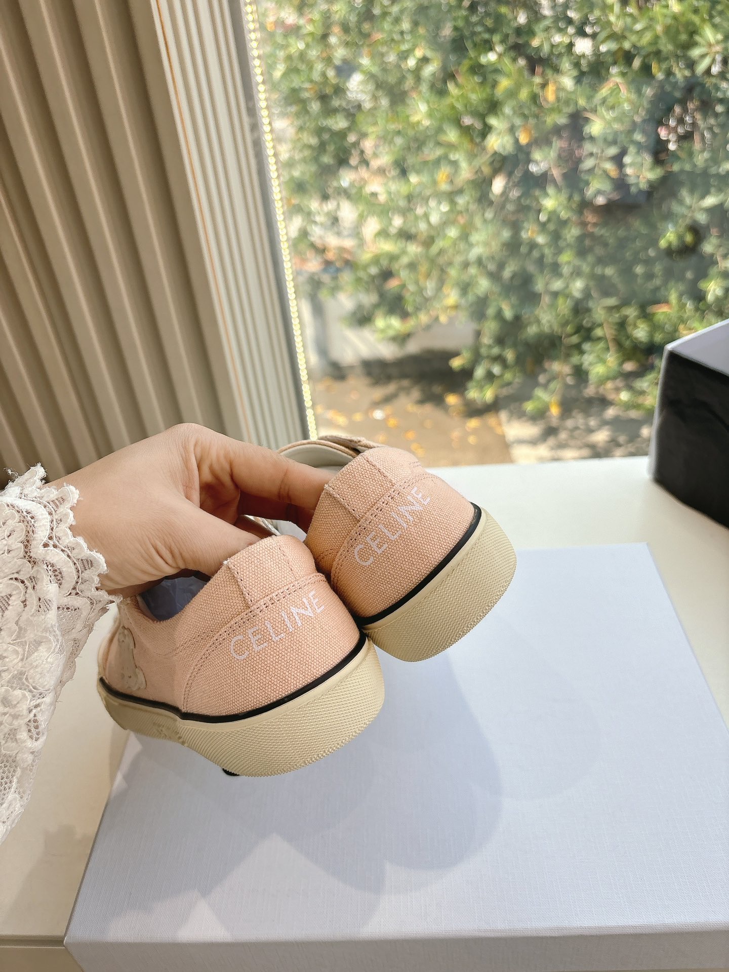 Women Top Quality C*eline shoes