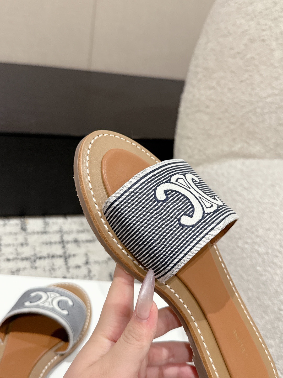 Women Top Quality C*eline shoes