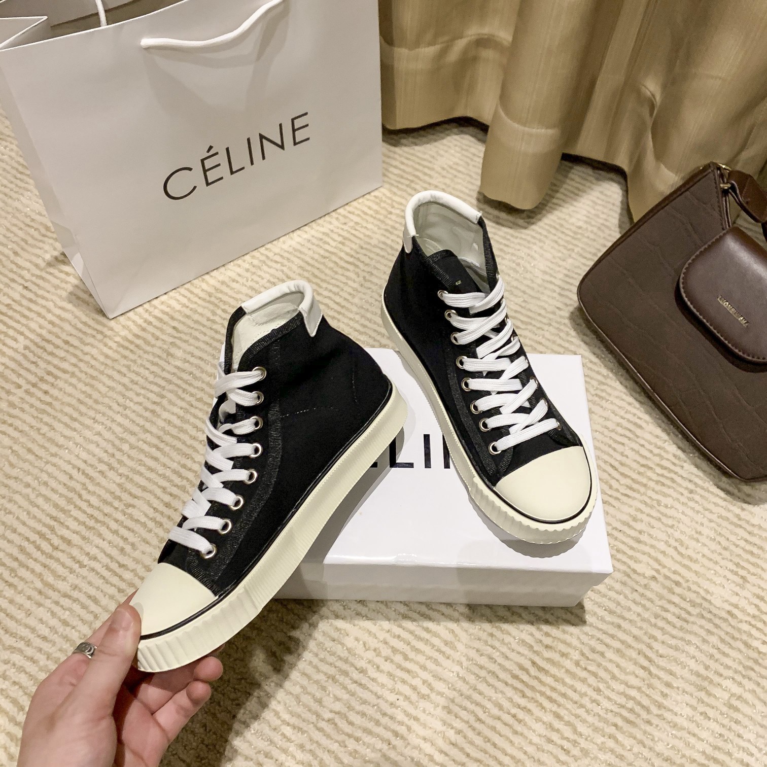 Women Top Quality C*eline shoes