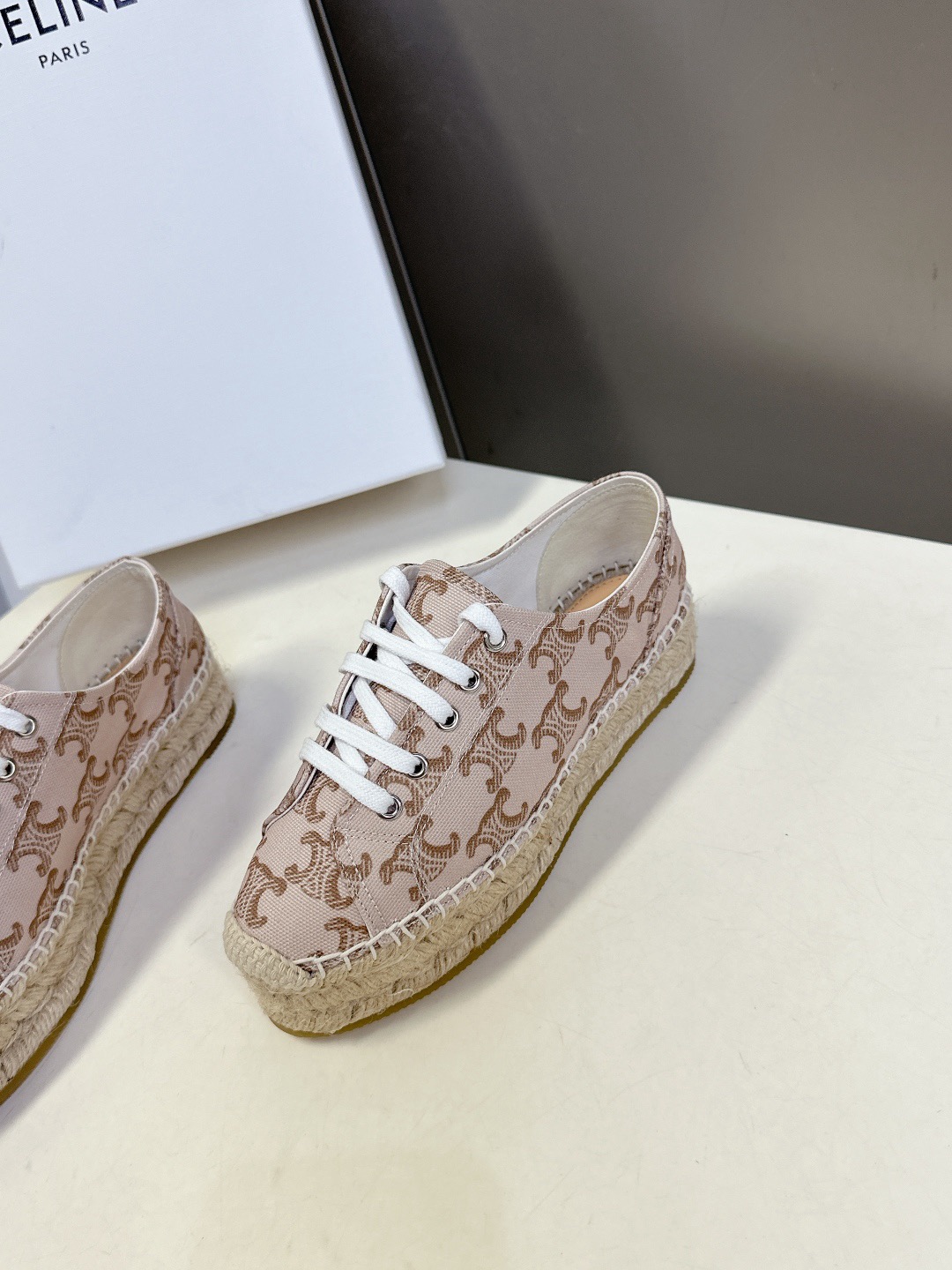 Women Top Quality C*eline shoes