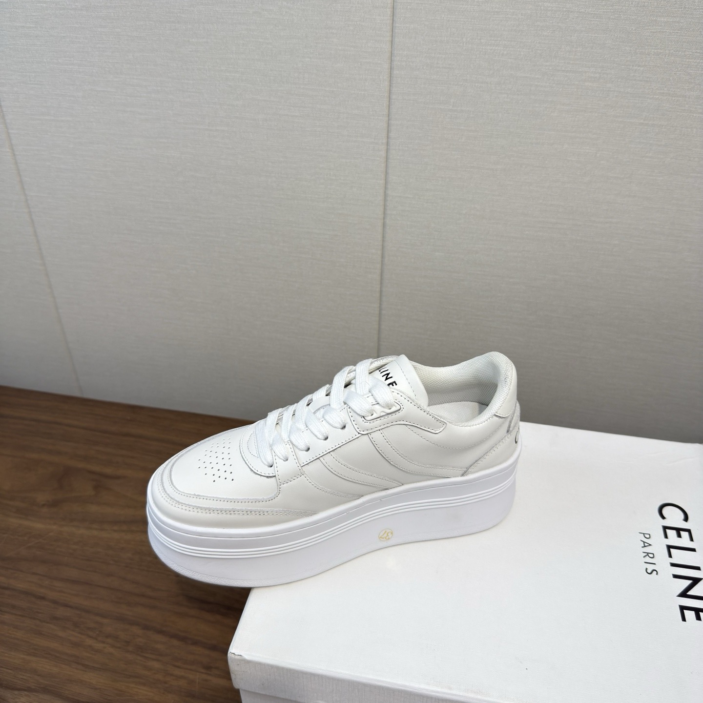 Women Top Quality C*eline shoes