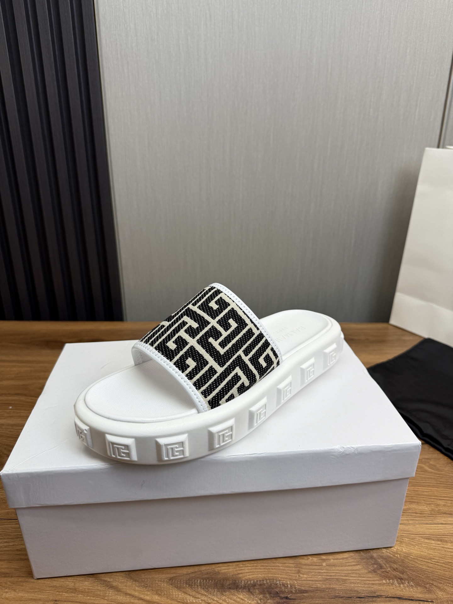 Women Men Top Quality B*almain shoes