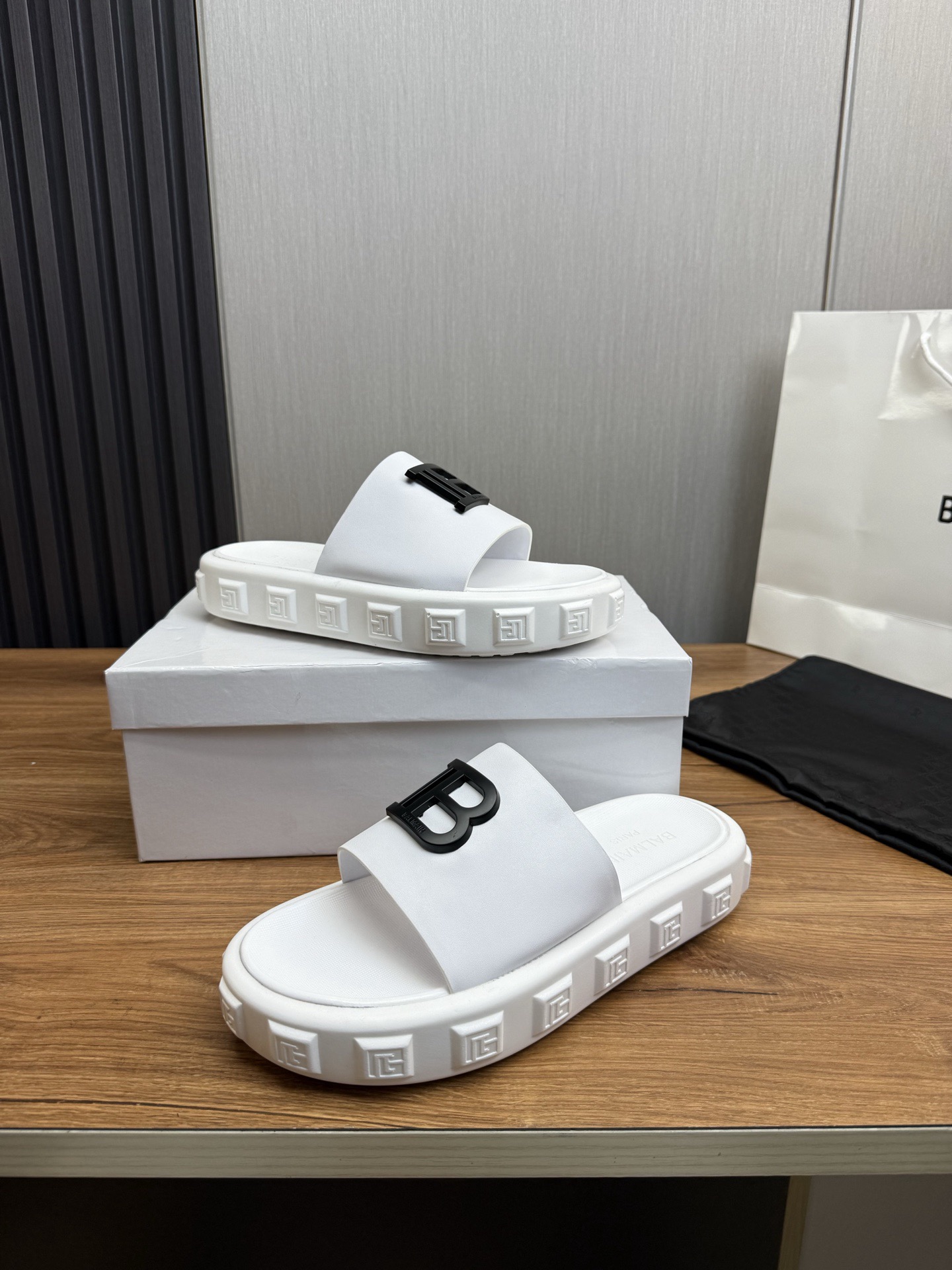 Women Men Top Quality B*almain shoes