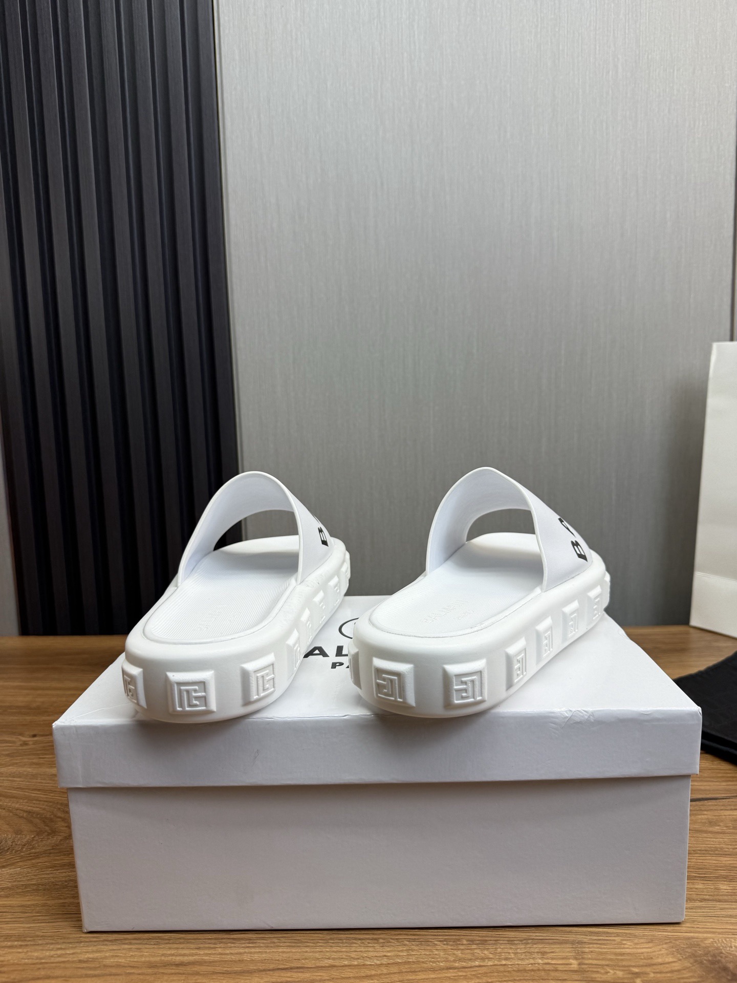 Women Men Top Quality B*almain shoes