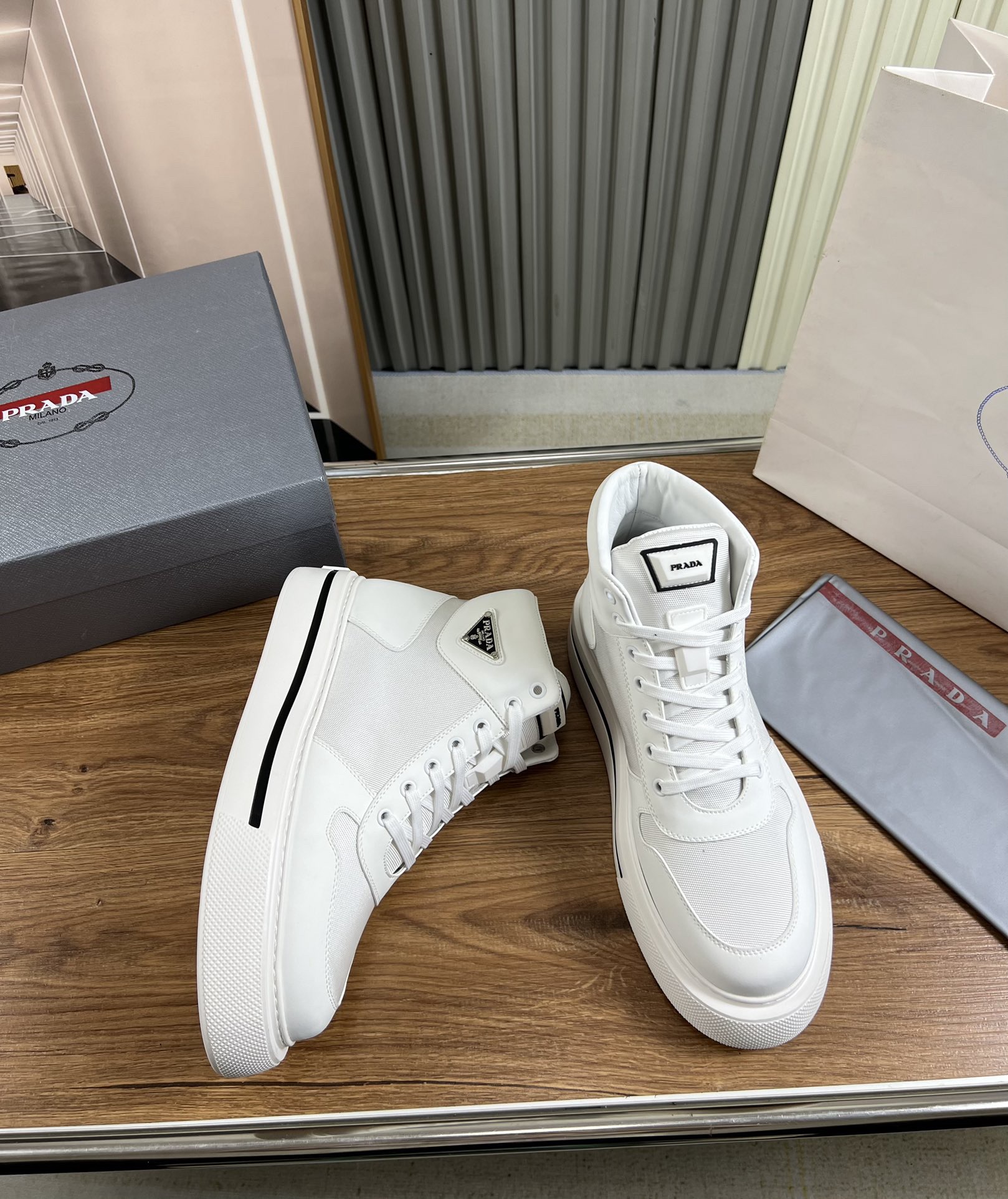 Women Men Top Quality P*rada shoes