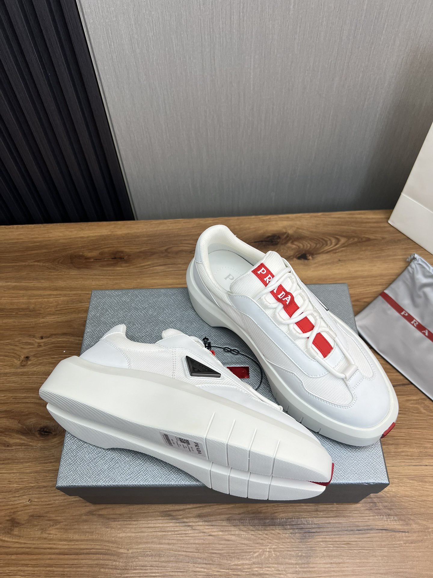 Women Men Top Quality P*rada shoes