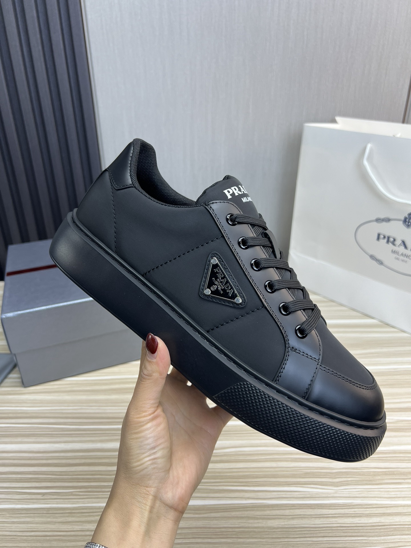 Women Men Top Quality P*rada shoes