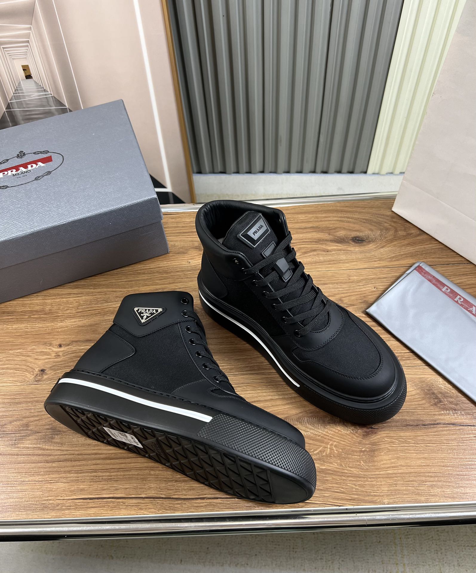 Women Men Top Quality P*rada shoes