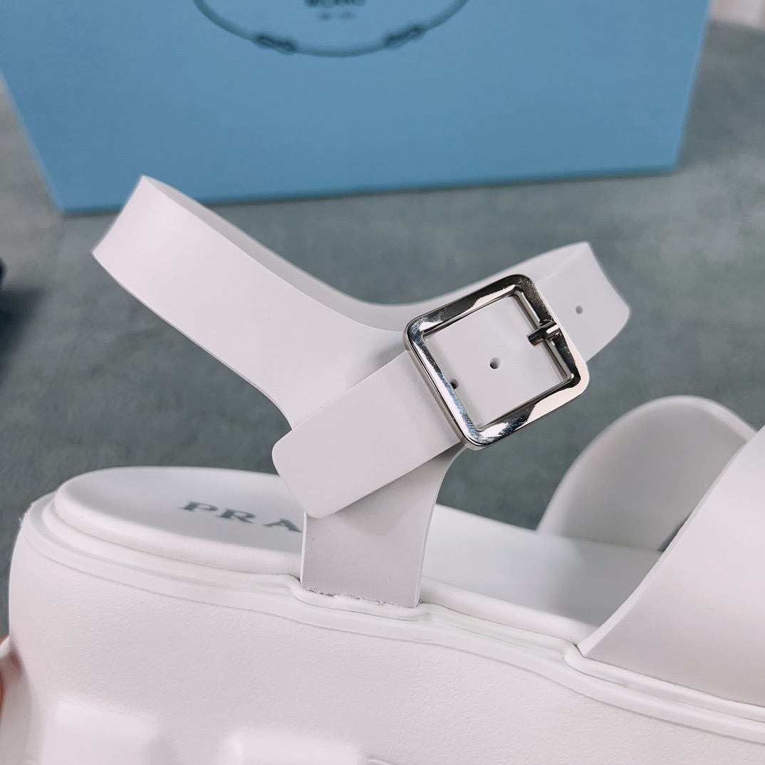 Women Top Quality P*rada shoes