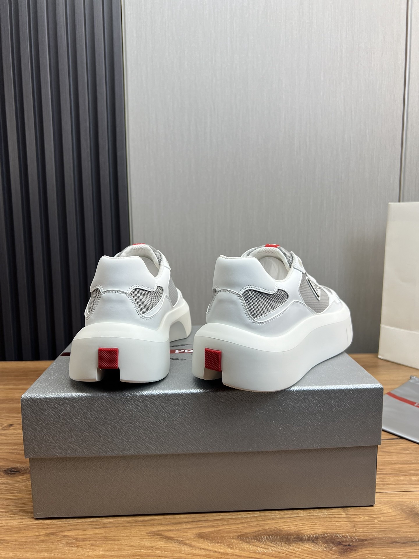 Women Men Top Quality P*rada shoes