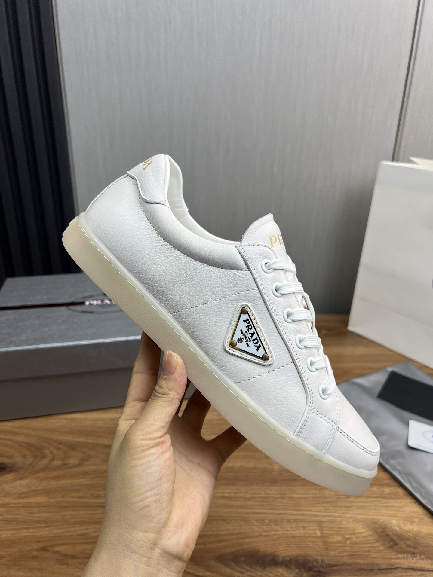 Women Men Top Quality P*rada shoes