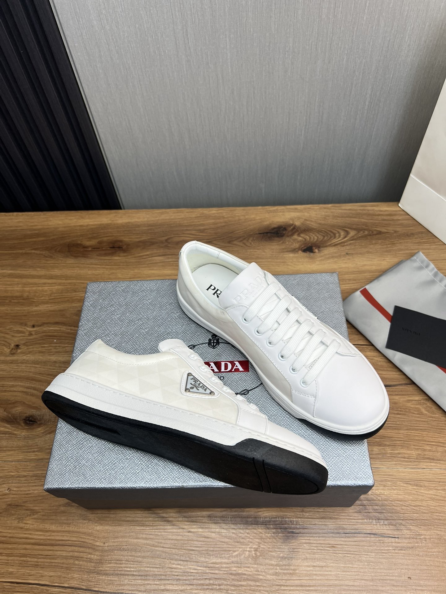 Women Men Top Quality P*rada shoes