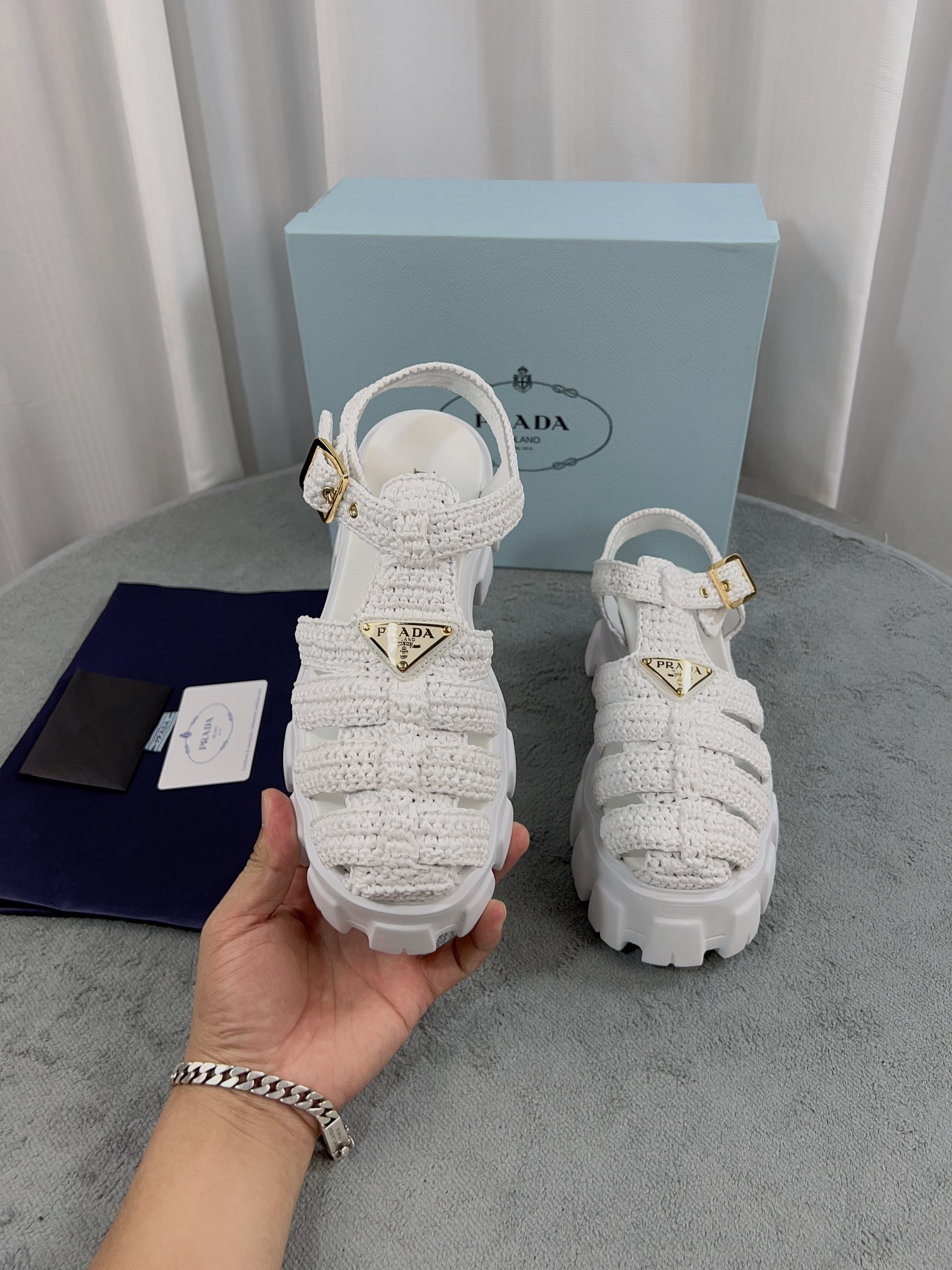 Women Top Quality P*rada shoes