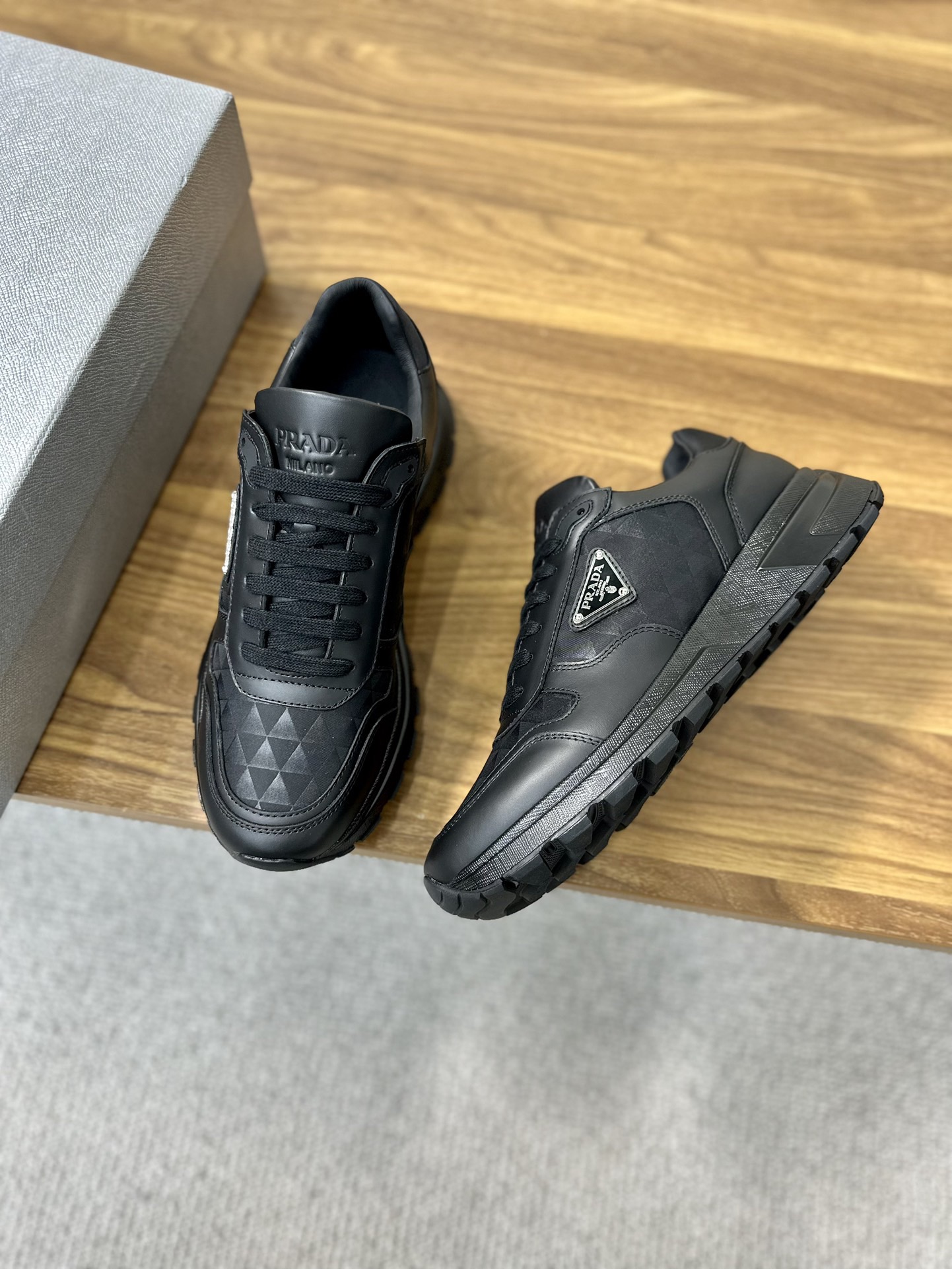 Women Men Top Quality P*rada shoes