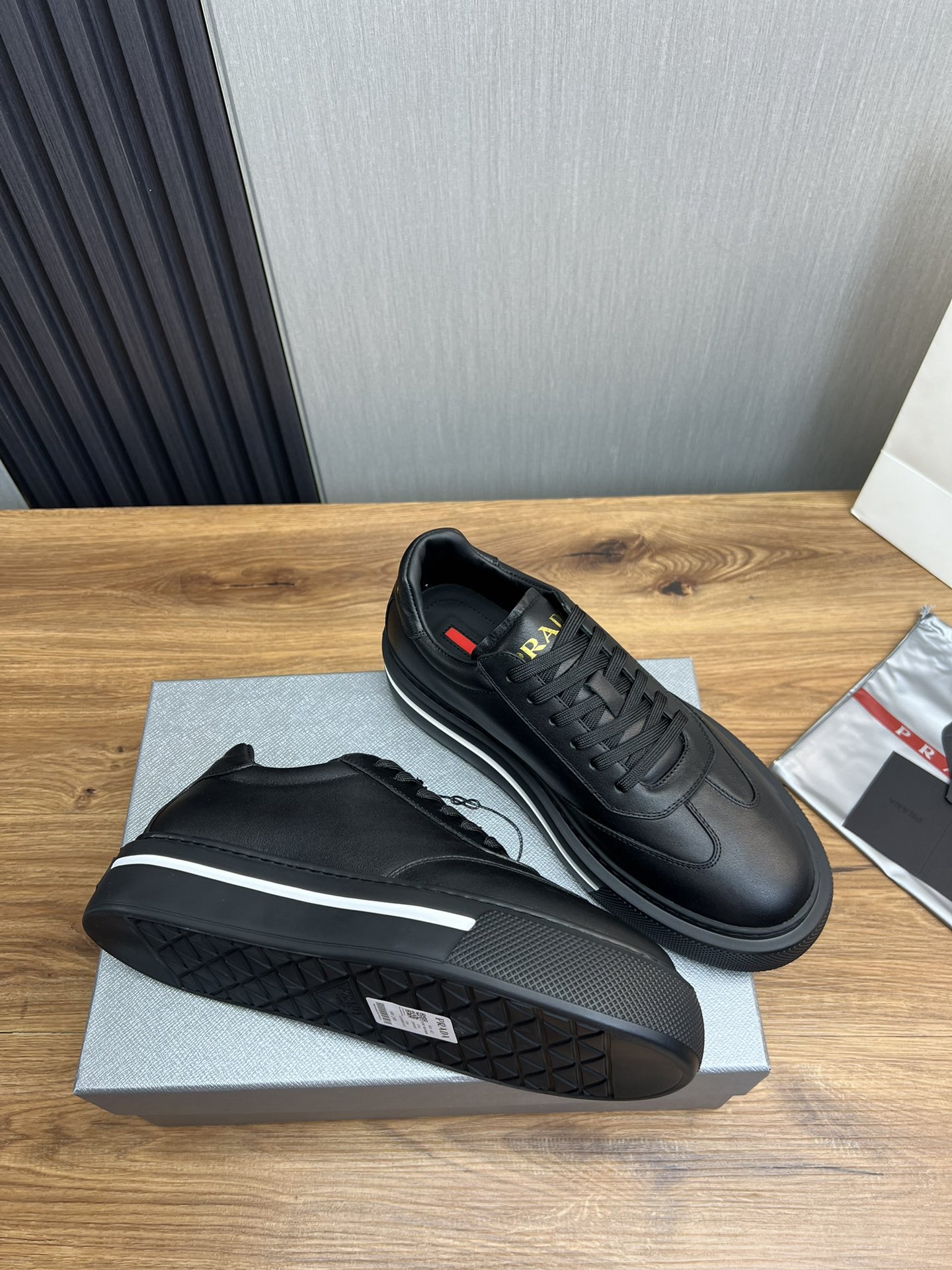 Women Men Top Quality P*rada shoes