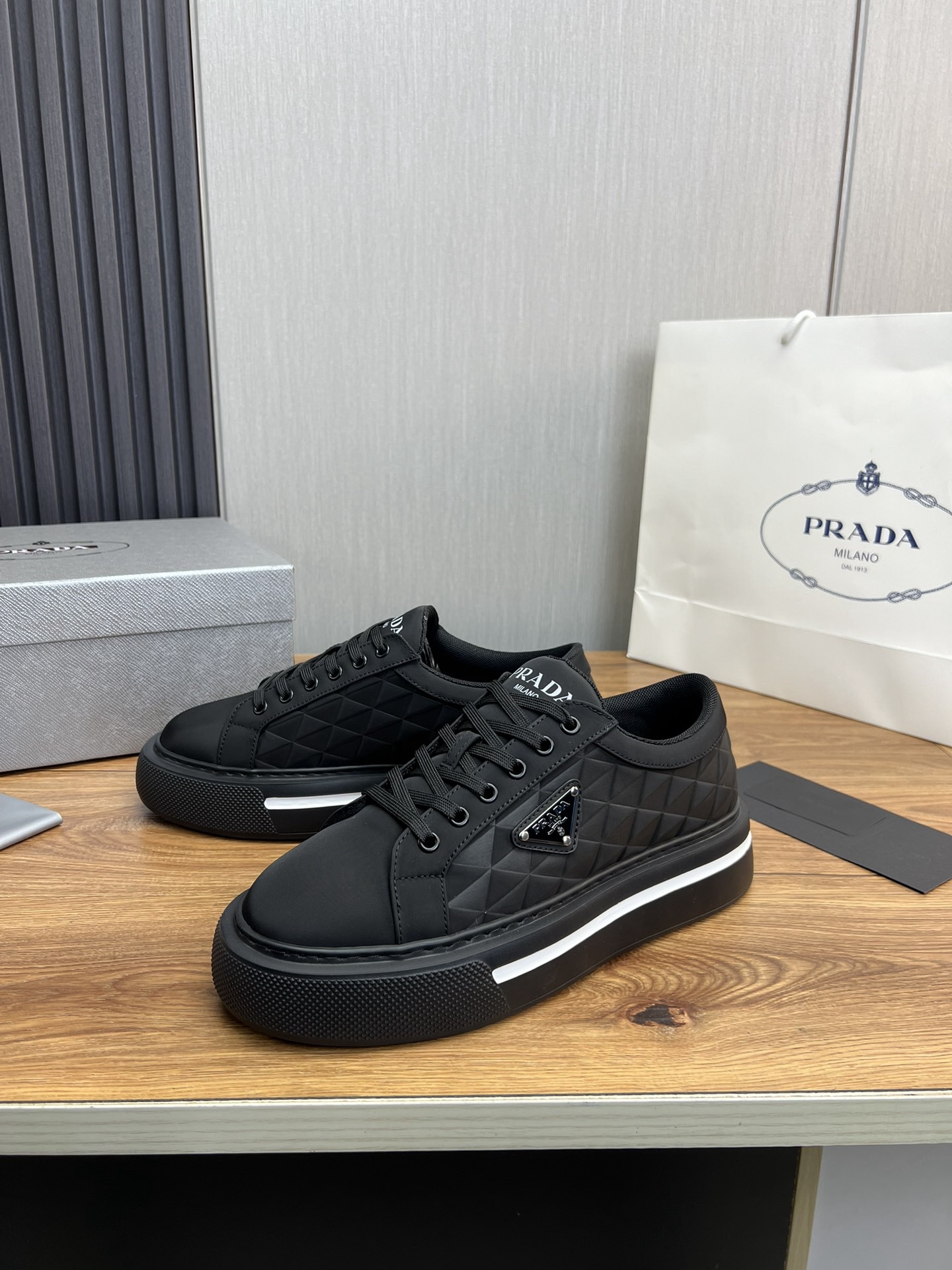Women Men Top Quality P*rada shoes