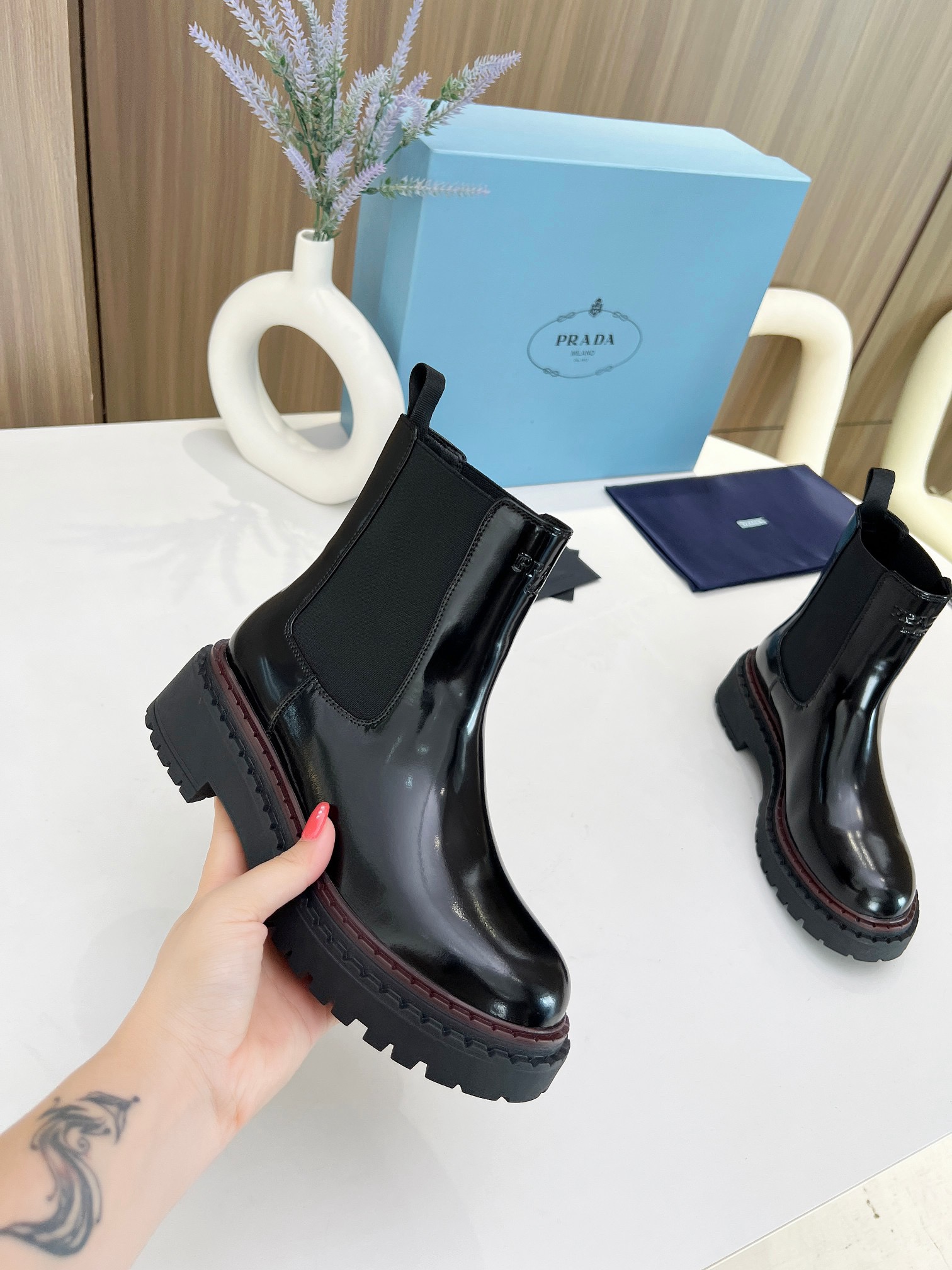 Women Top Quality P*rada shoes