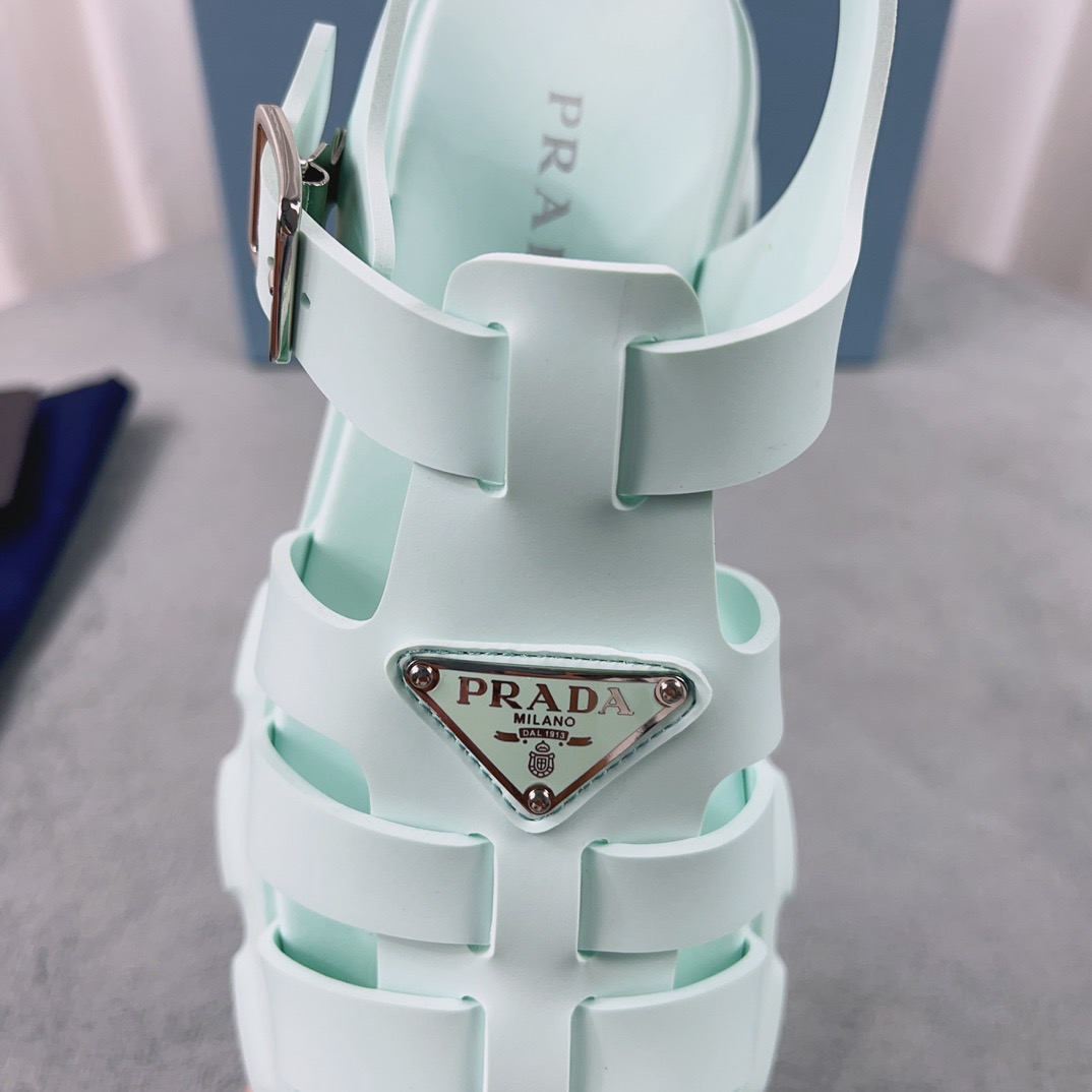 Women Top Quality P*rada shoes