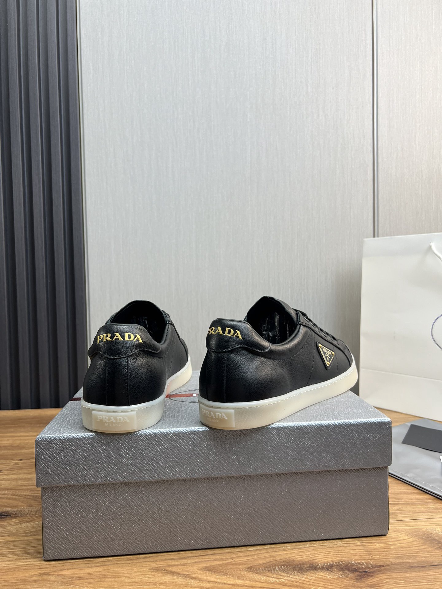 Women Men Top Quality P*rada shoes