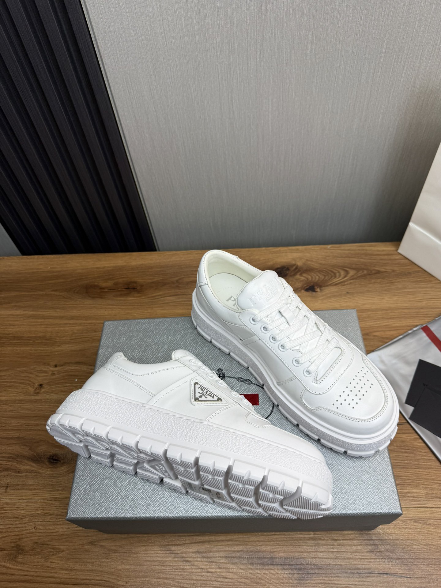 Women Men Top Quality P*rada shoes