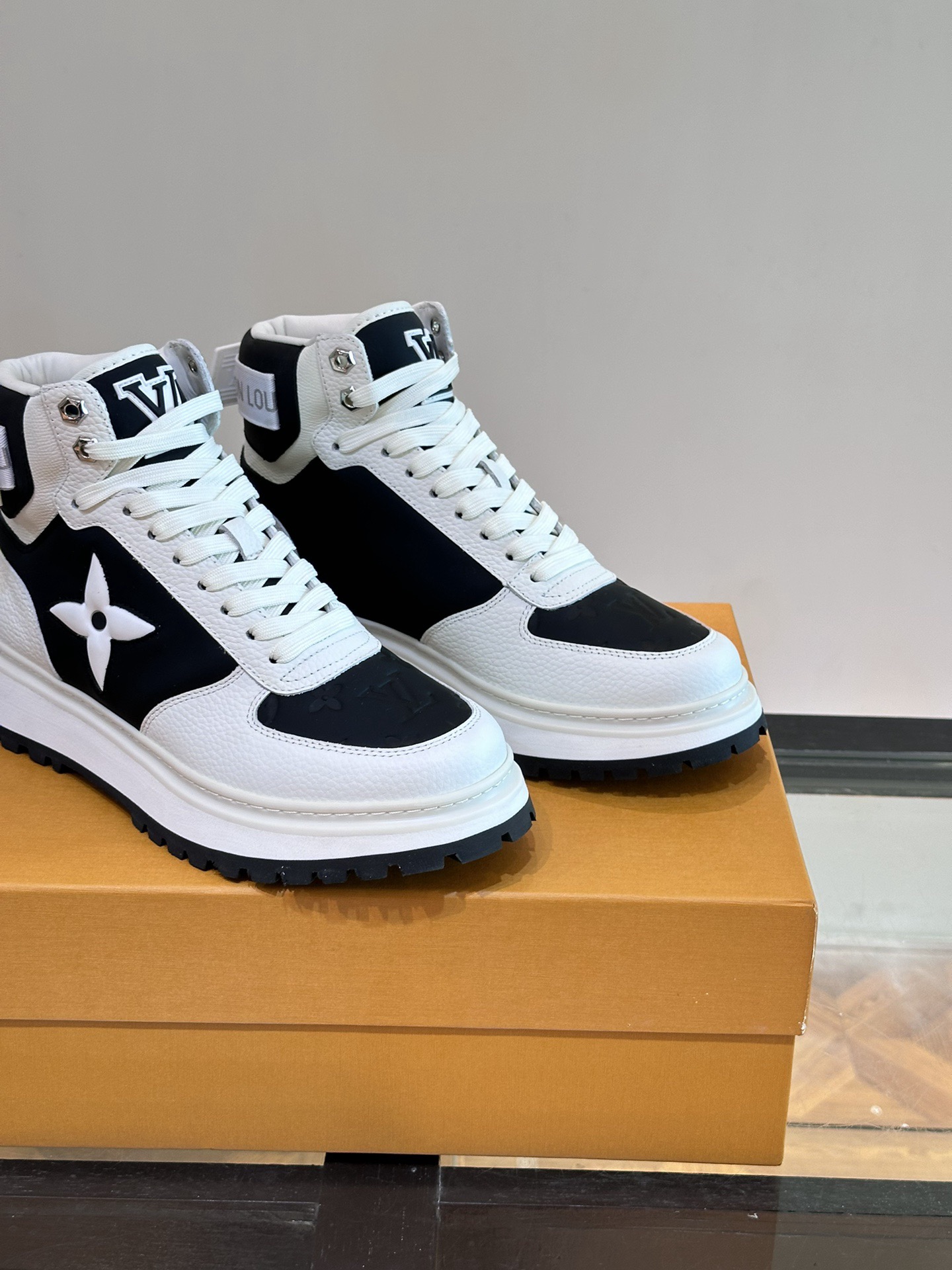 Men L*ouis V*uitton Top Sneaker L*V Shoes