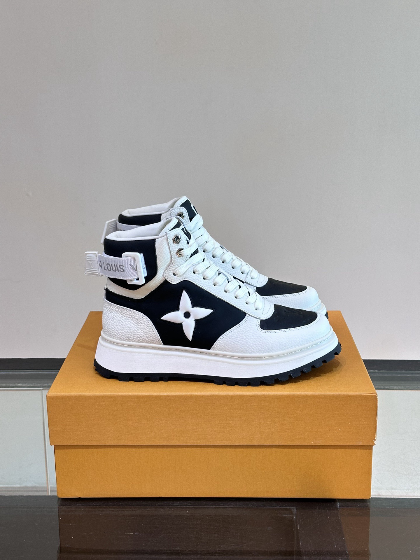 Men L*ouis V*uitton Top Sneaker L*V Shoes